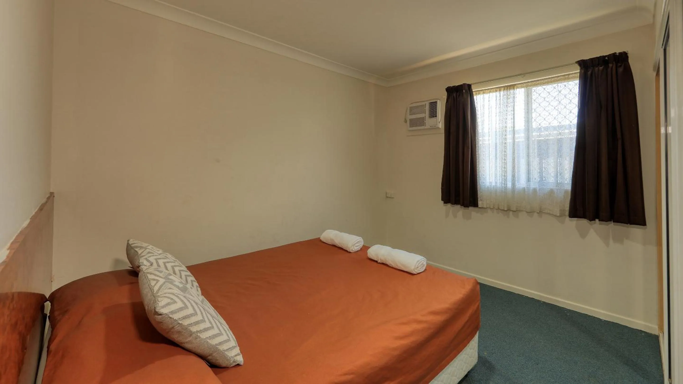 Bed in Townview Motel