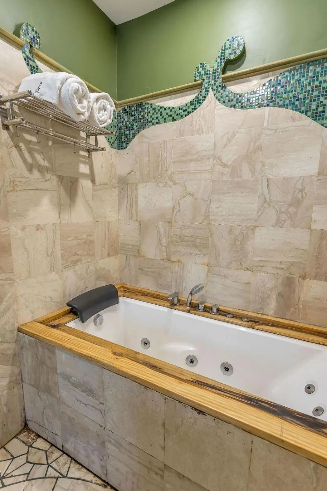 Bath in The Baga Beach Resort