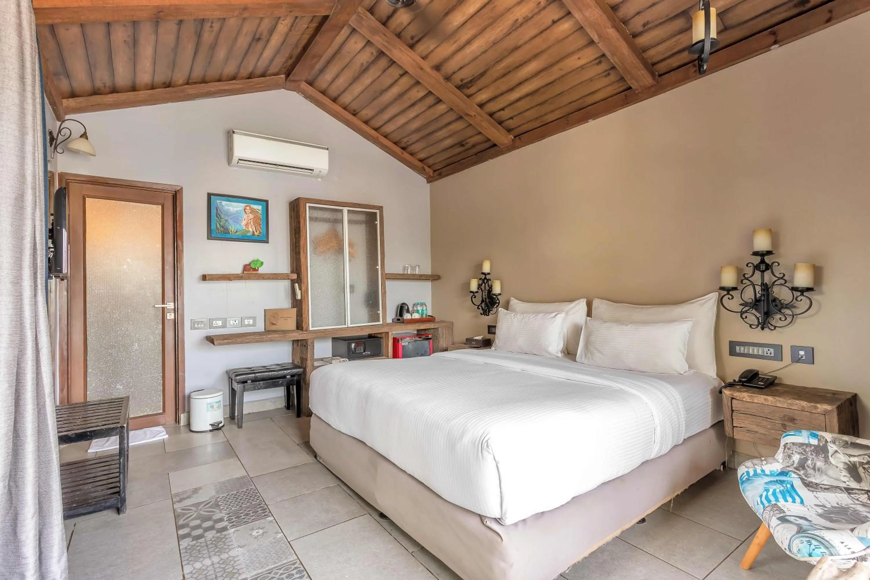 Bedroom, Bed in The Baga Beach Resort