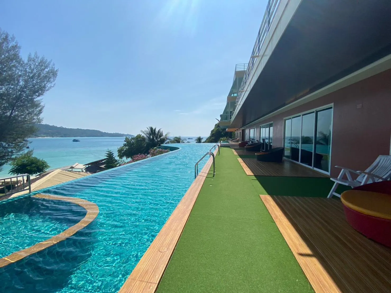 Sea view in Phi Phi Cliff Beach Resort