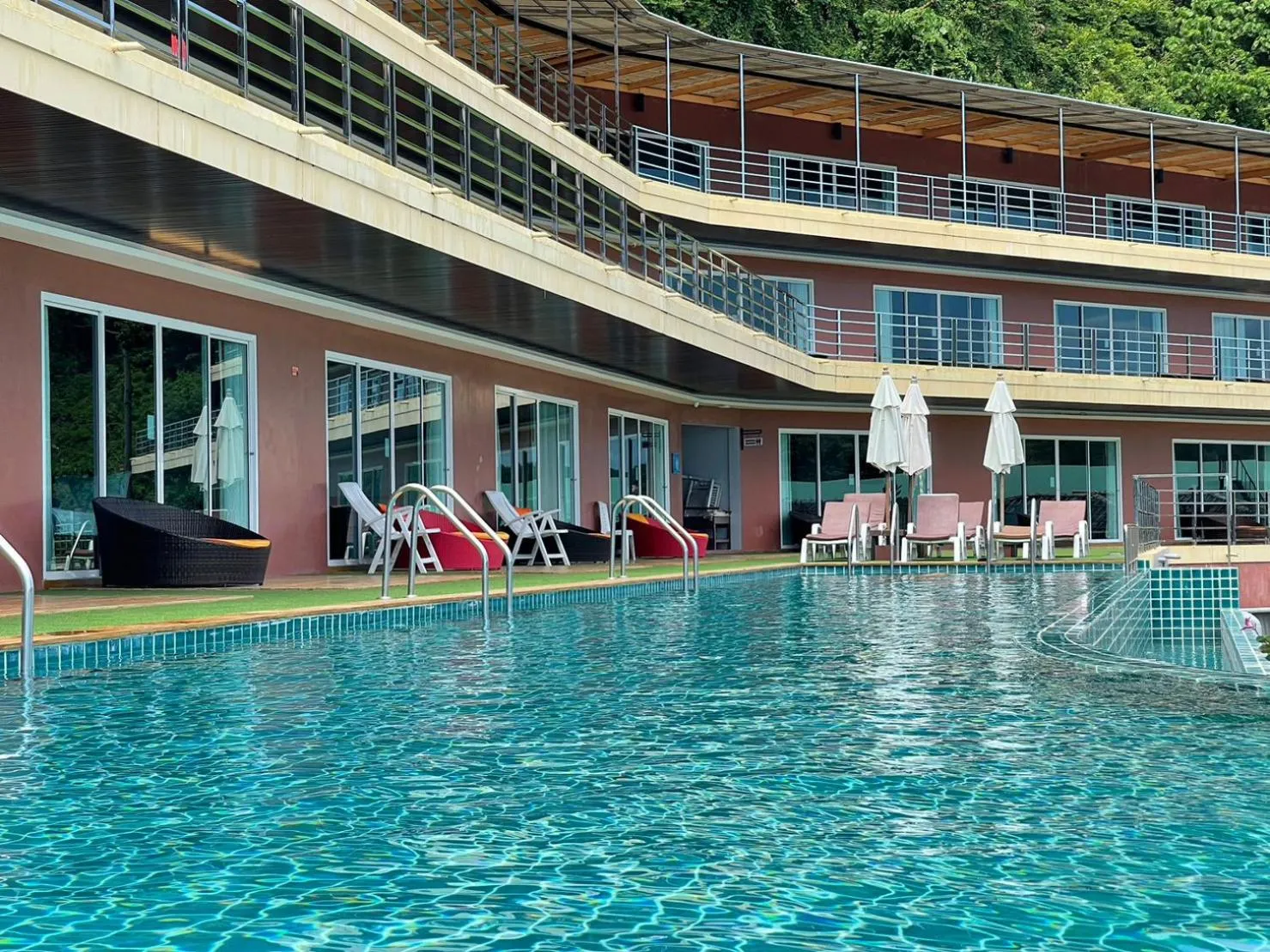 Property building in Phi Phi Cliff Beach Resort