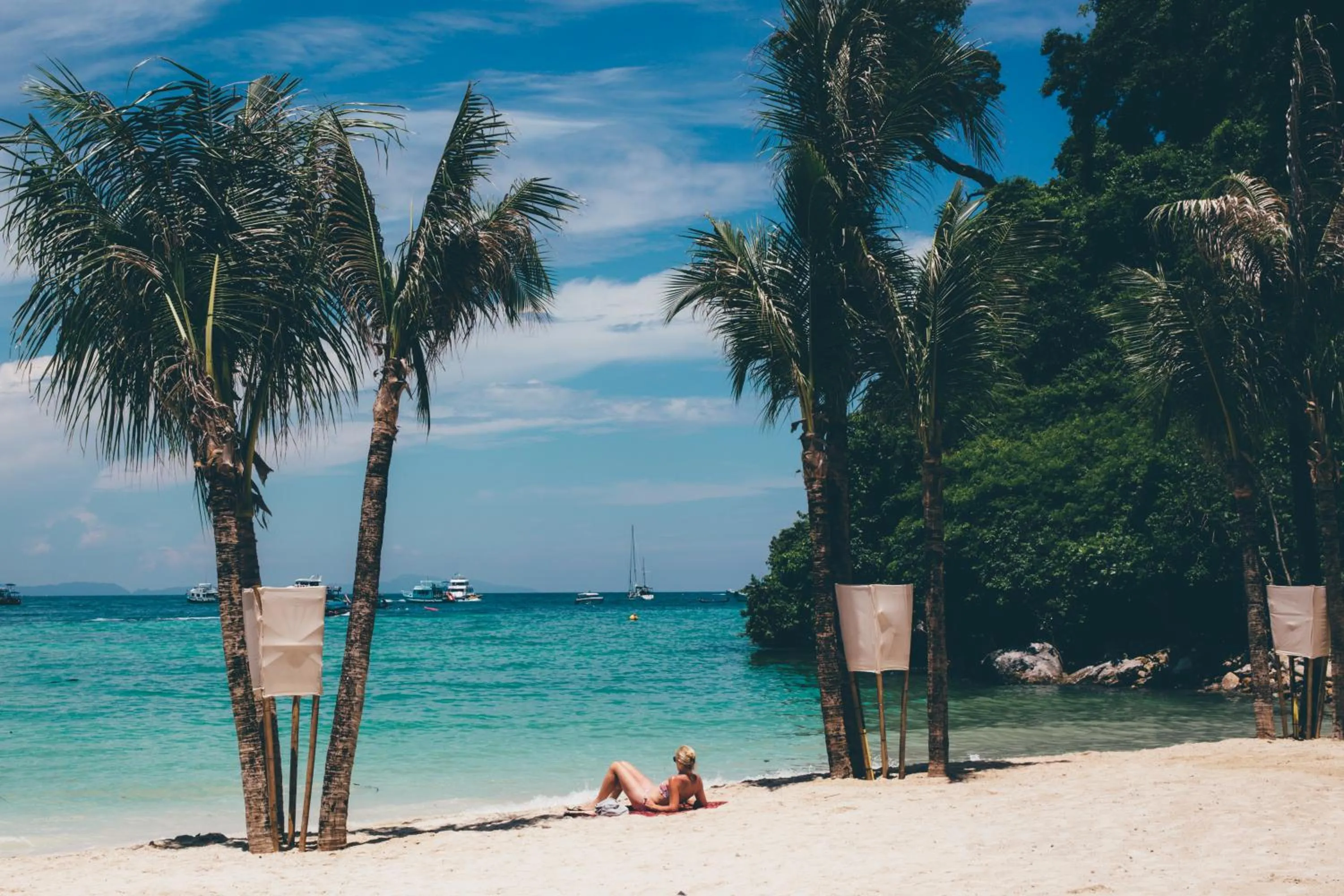 Beach in Phi Phi Cliff Beach Resort