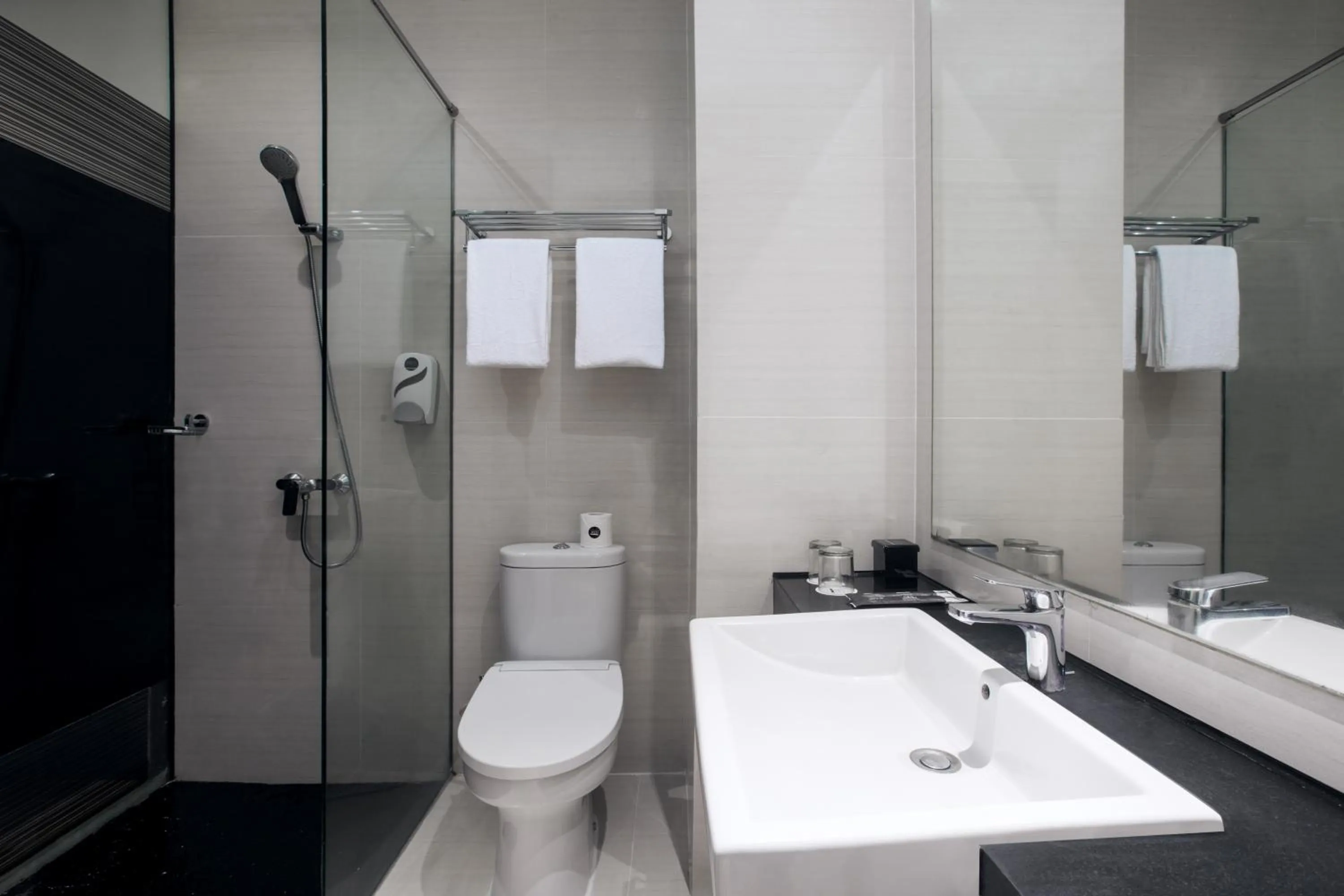 Bathroom in Neo Dipatiukur Bandung by ASTON