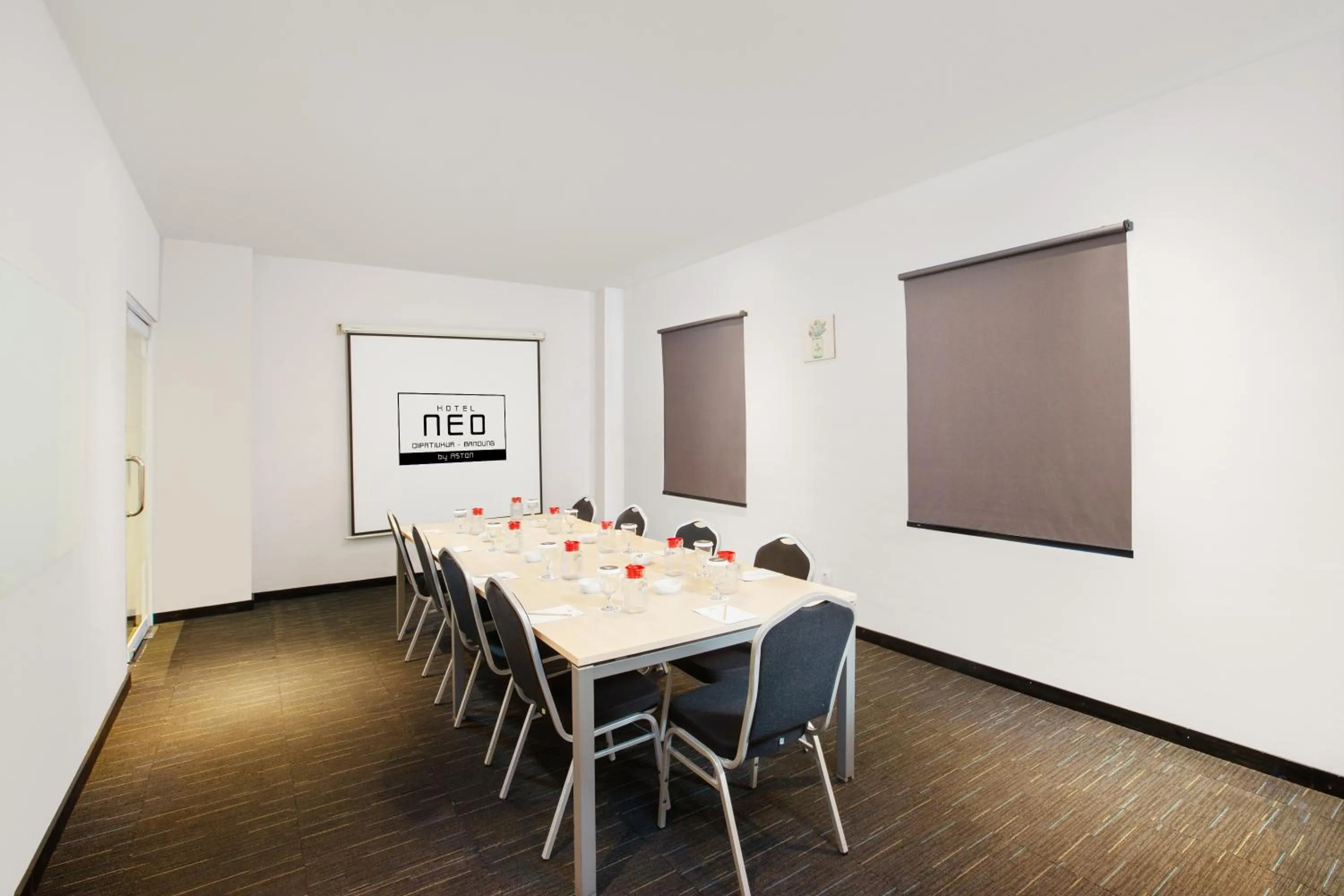 Meeting/conference room in Neo Dipatiukur Bandung by ASTON