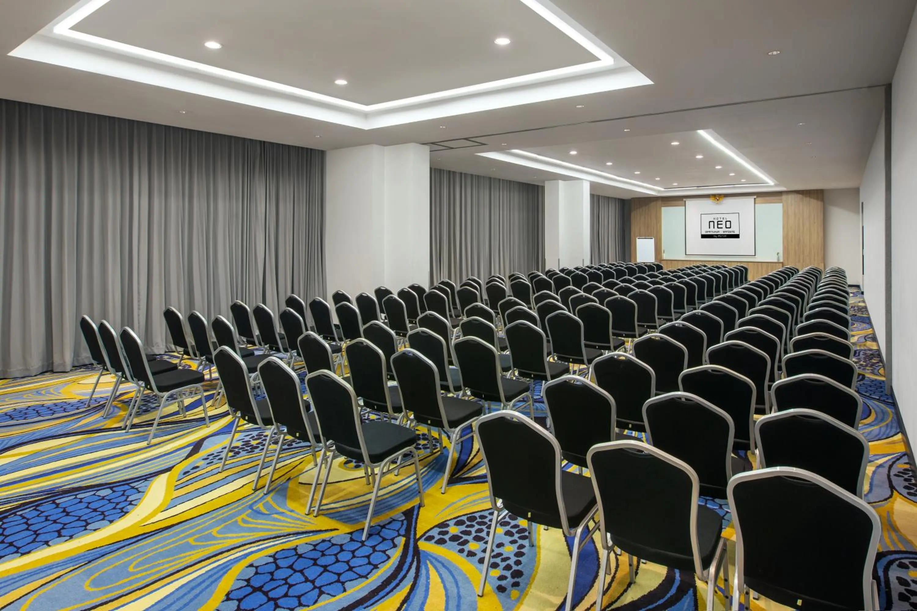 Meeting/conference room in Neo Dipatiukur Bandung by ASTON
