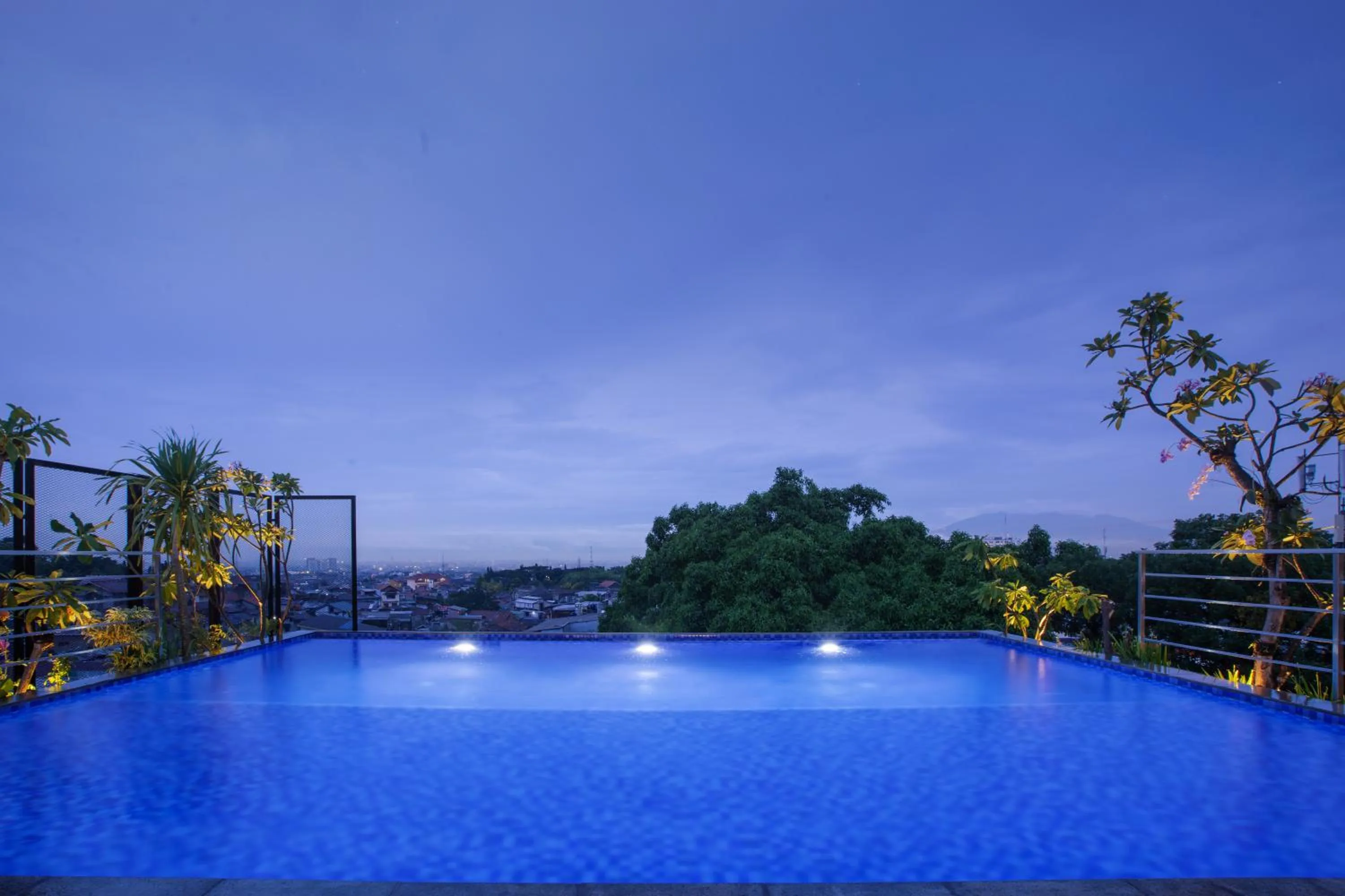 Swimming pool in Neo Dipatiukur Bandung by ASTON