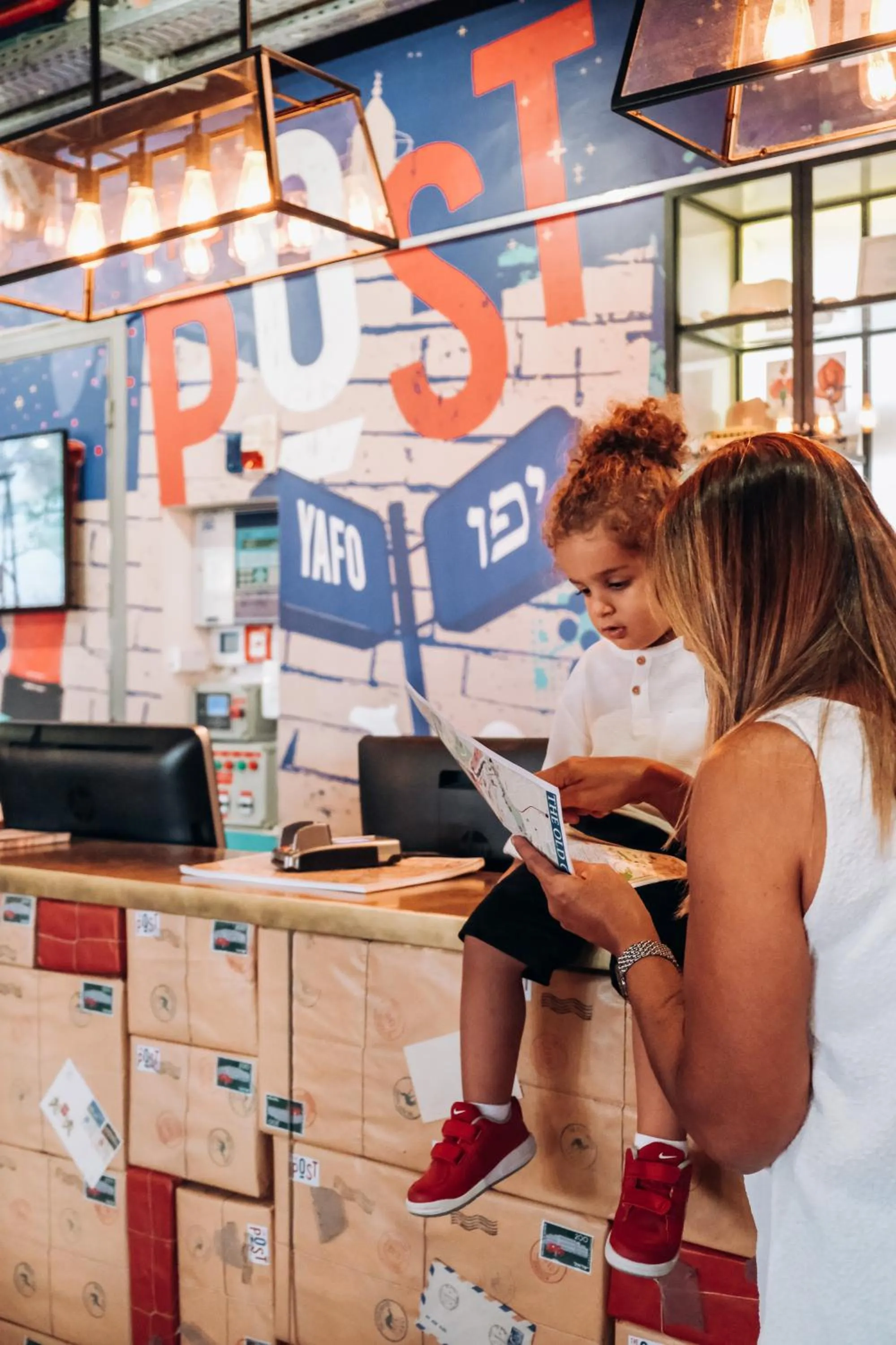 Lobby or reception in The Post Hostel Jerusalem