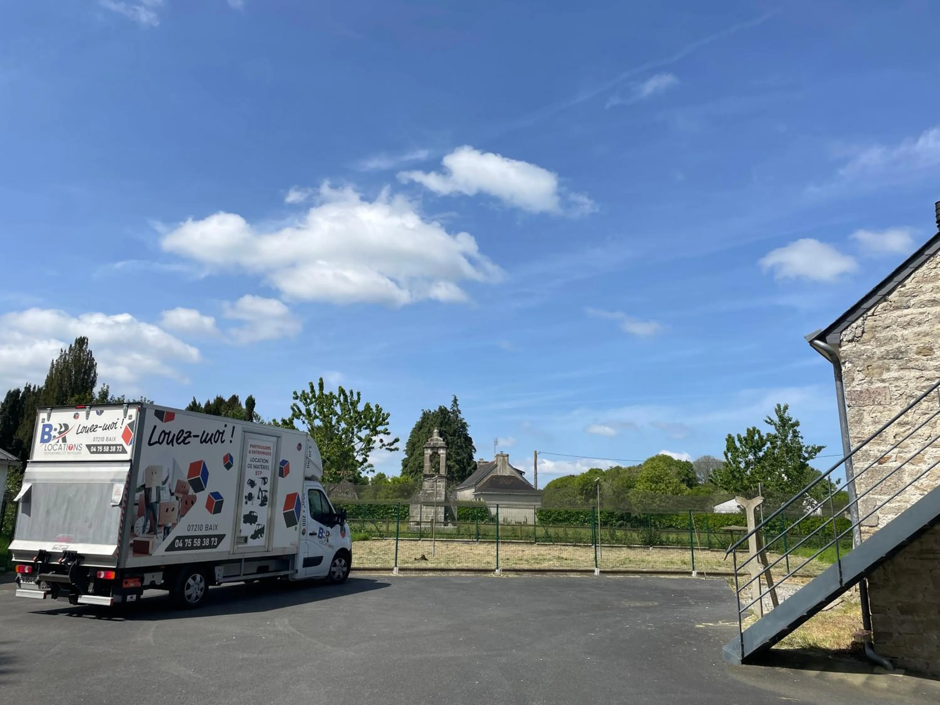 Parking in Le Bouthiry