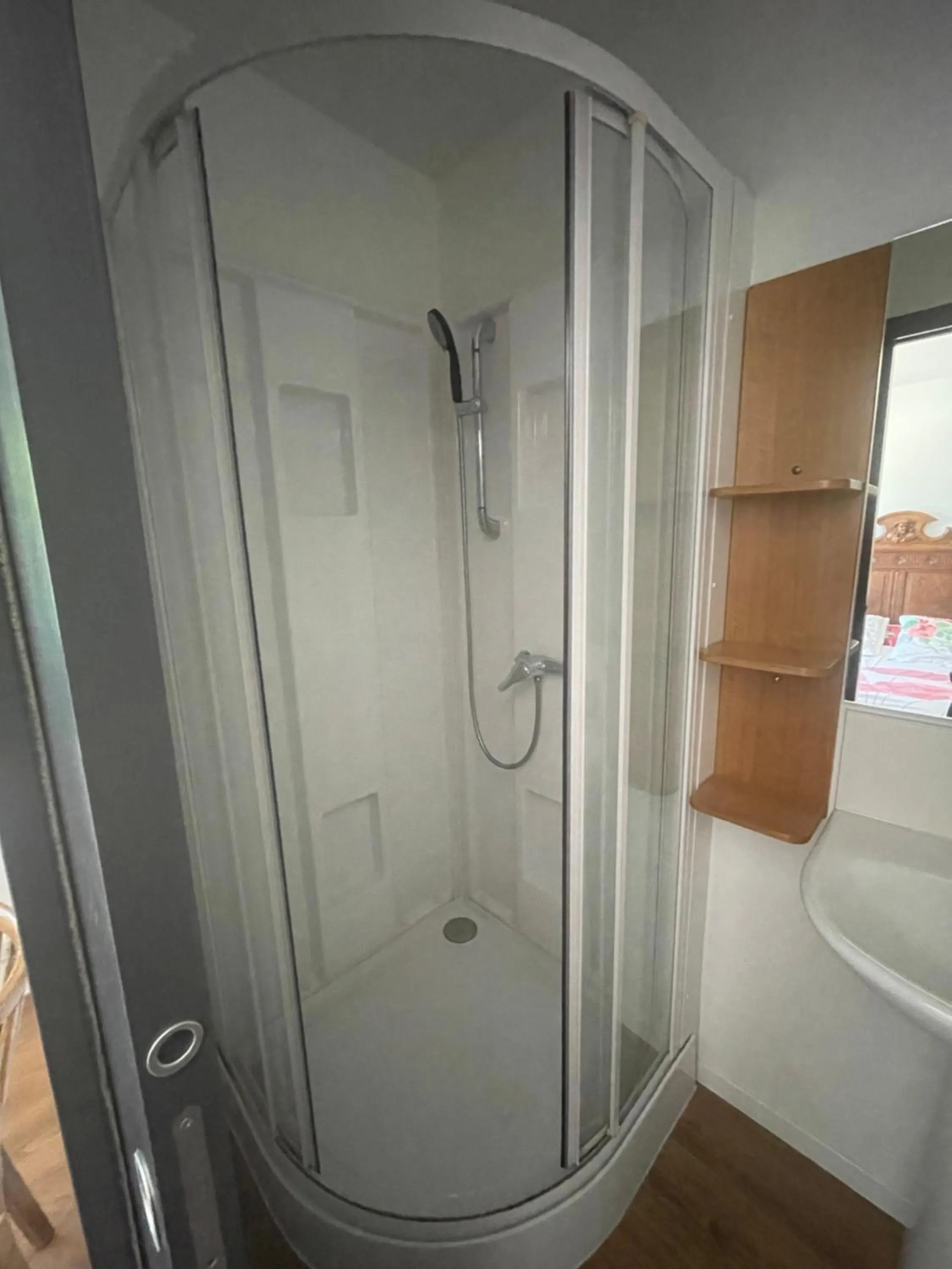 Shower in Le Bouthiry