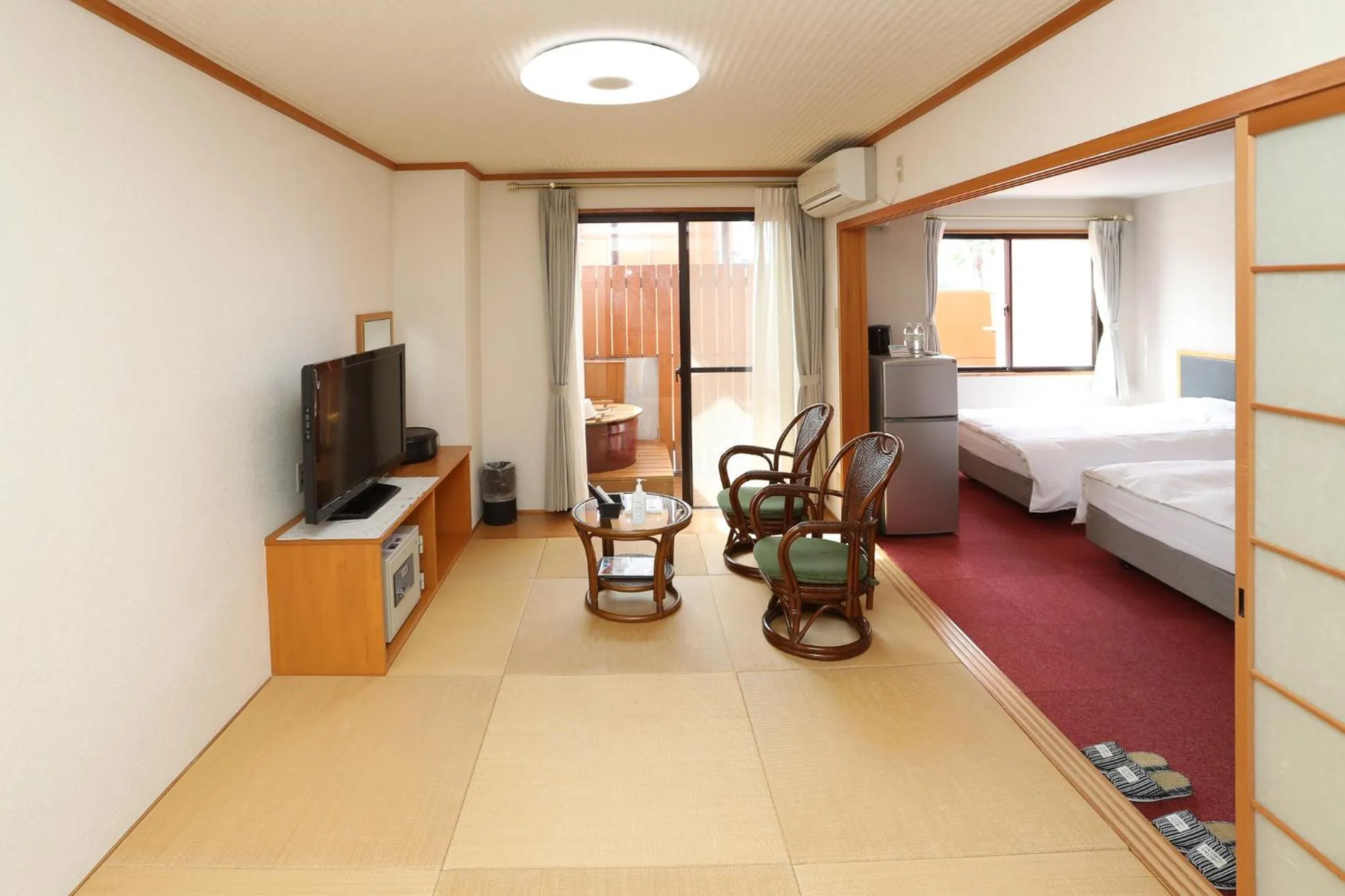 Bed in Hotel Sunresort Shirahama