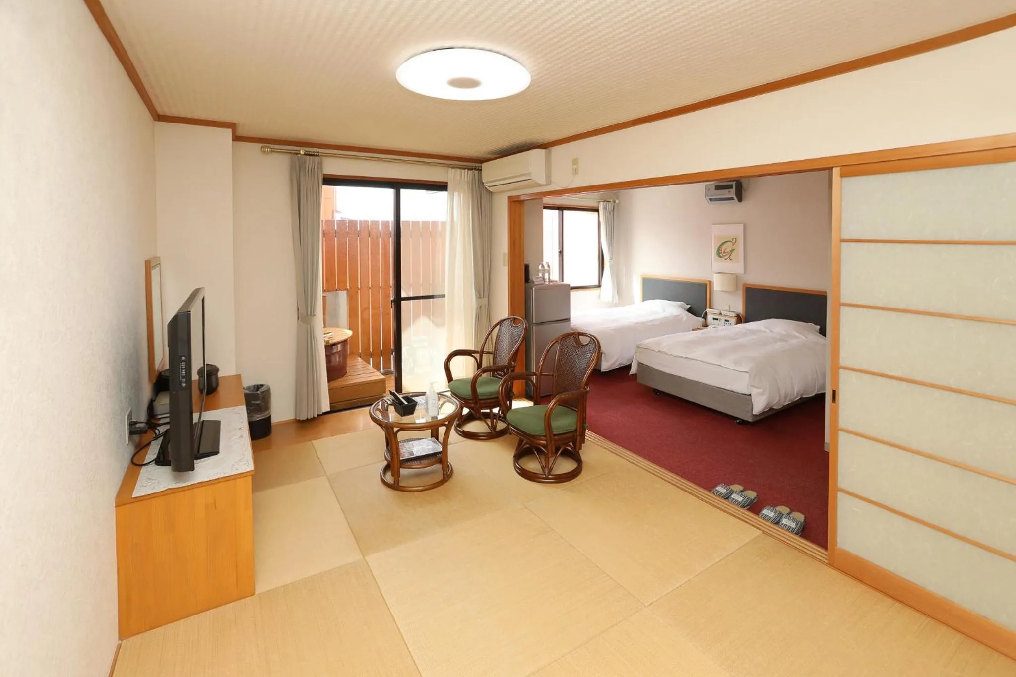 Bed in Hotel Sunresort Shirahama