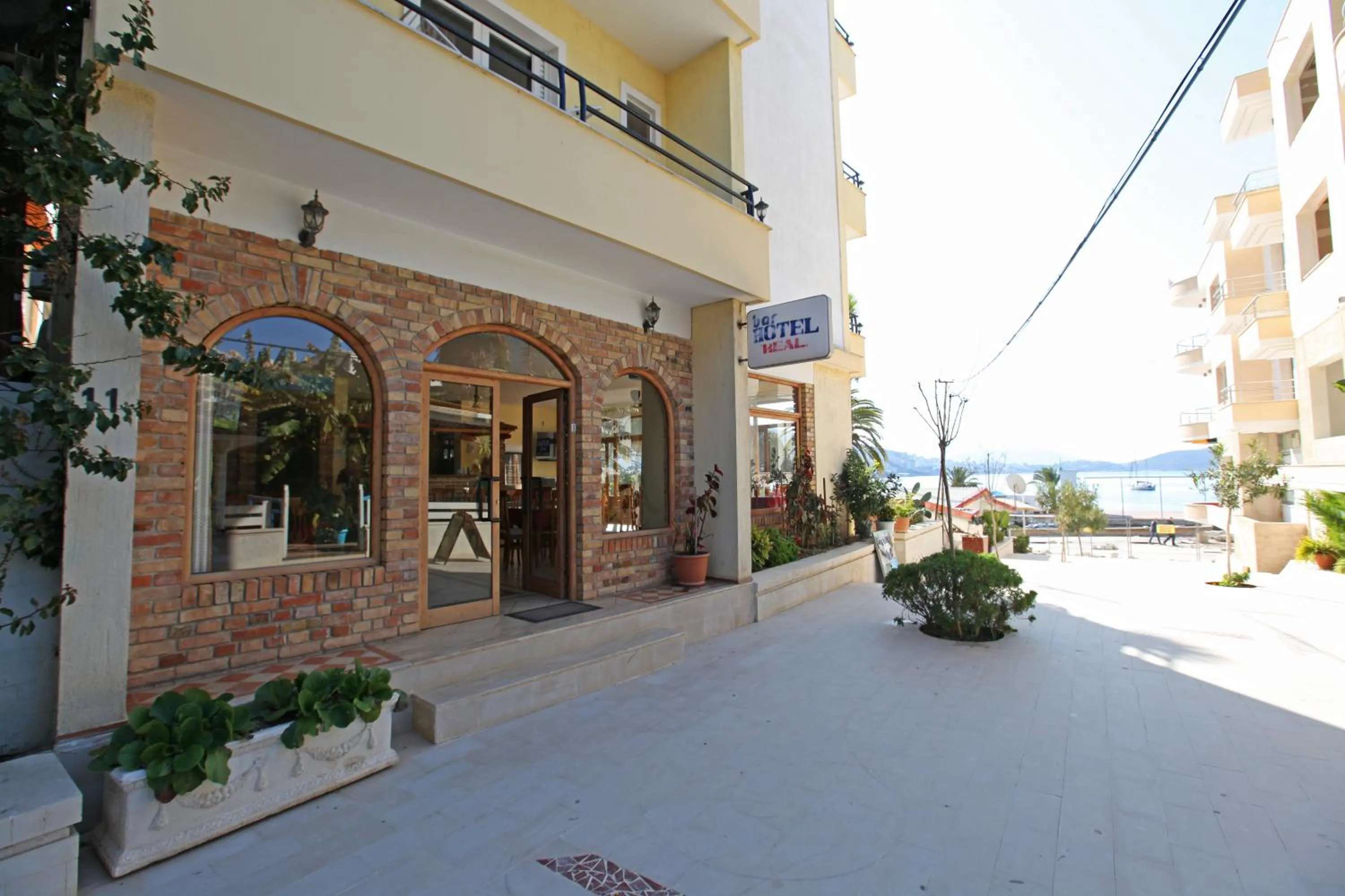 Facade/entrance in Hotel Real