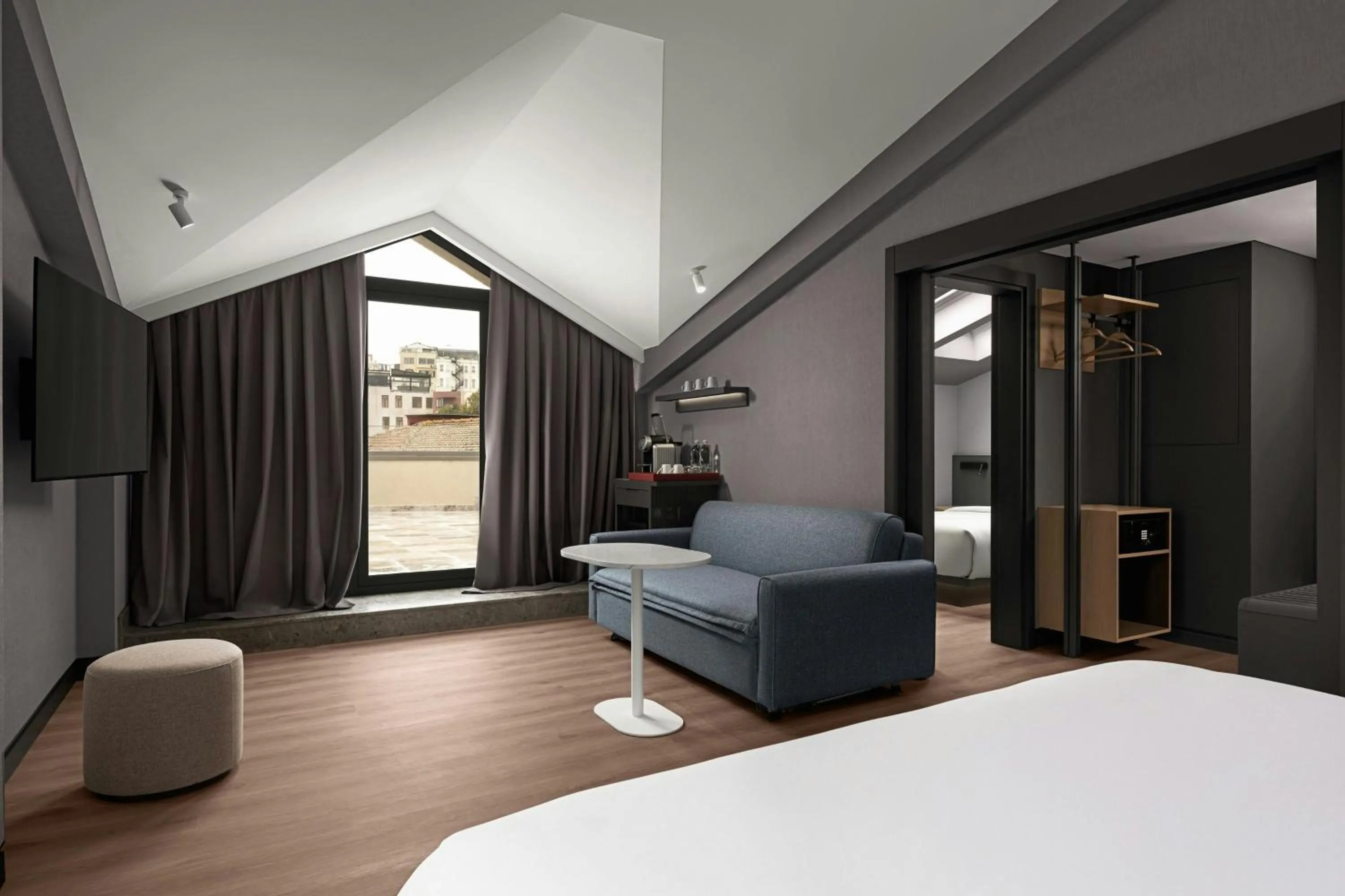 Photo of the whole room, Bed in Aloft Istanbul Karakoy