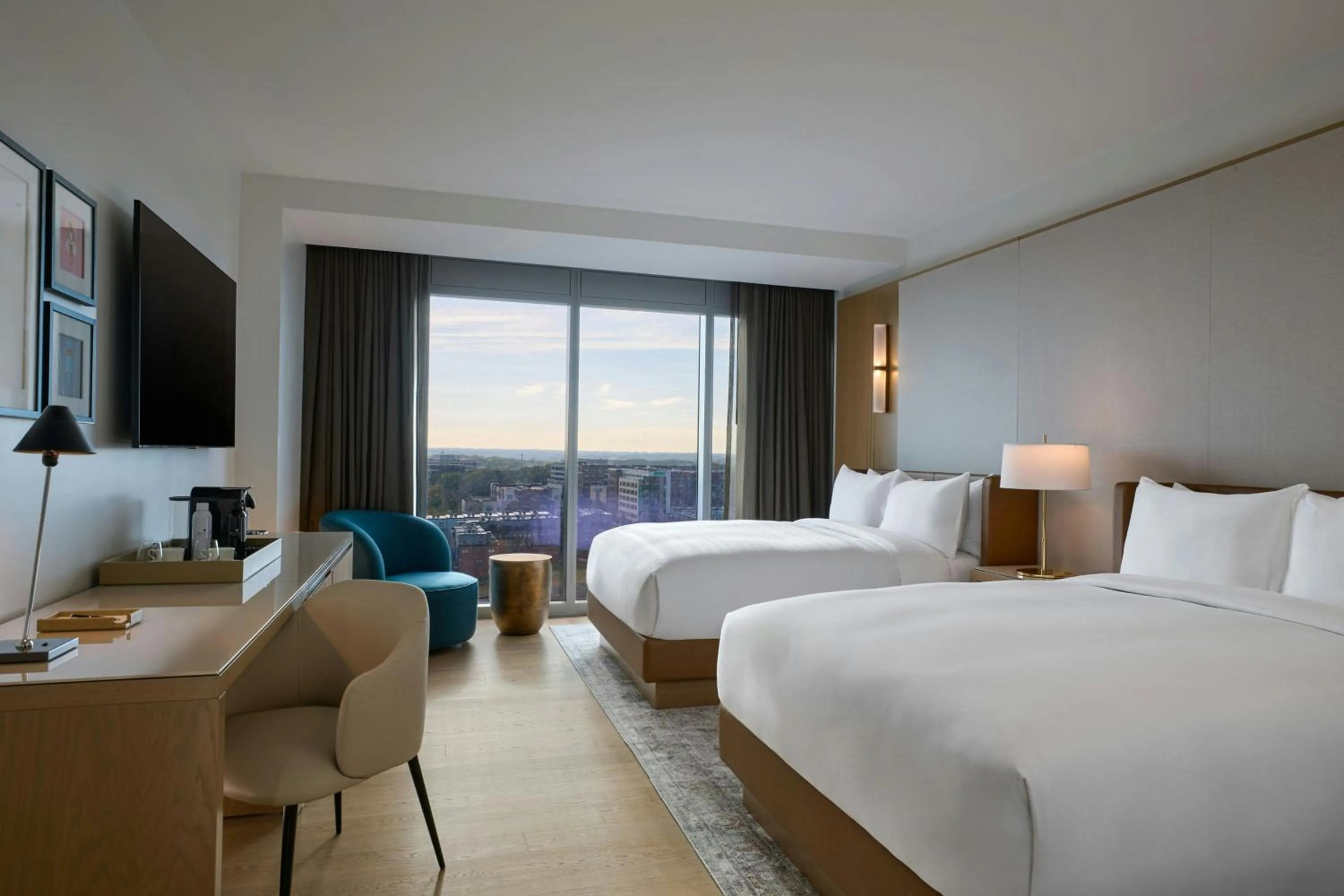 Photo of the whole room, Bed in JW Marriott Reston Station