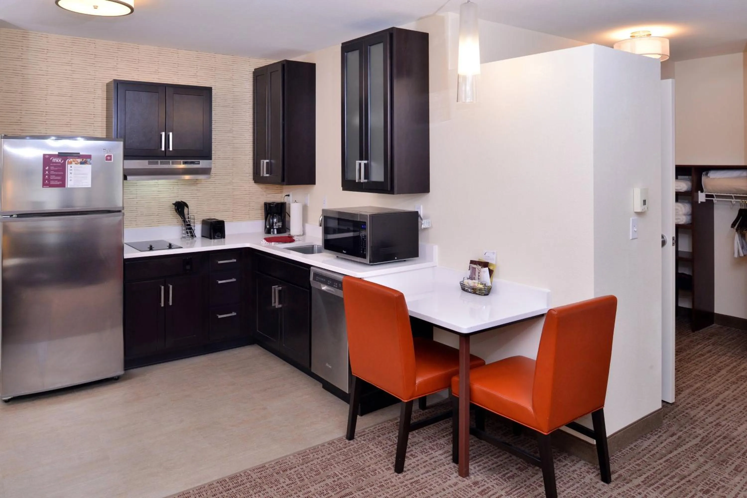 Kitchen or kitchenette in Residence Inn by Marriott East Lansing