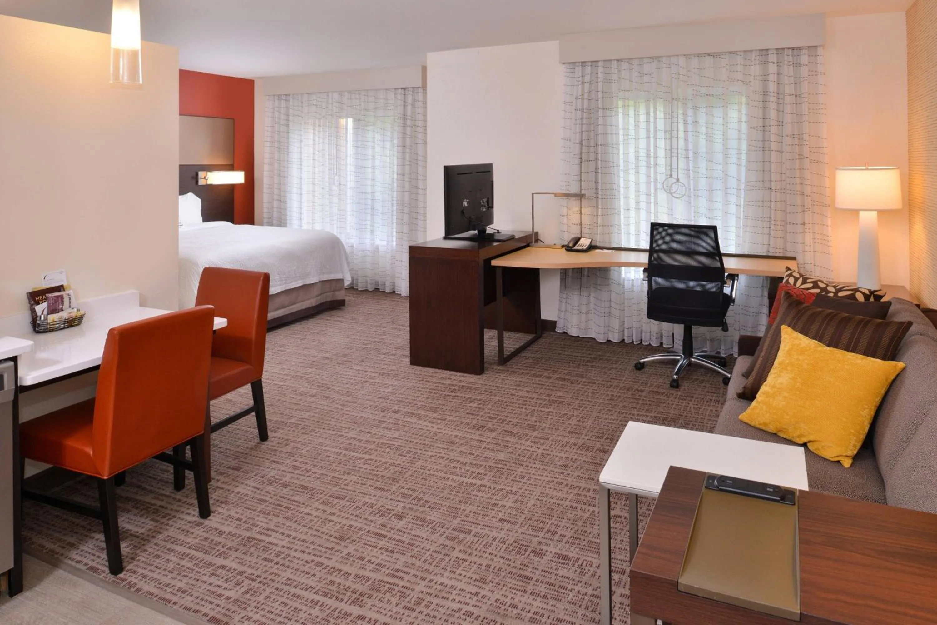 Photo of the whole room, Bed in Residence Inn by Marriott East Lansing