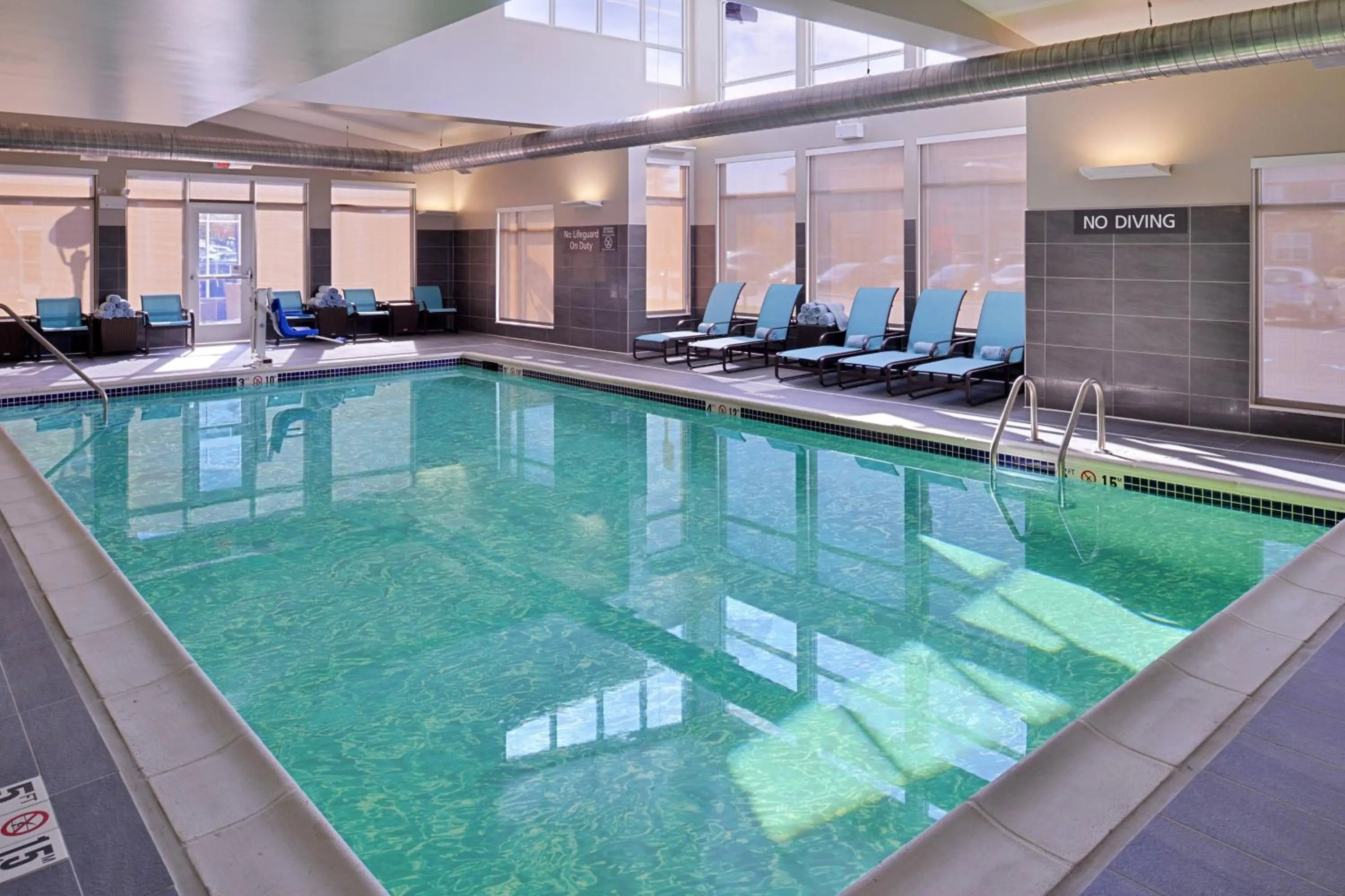Swimming pool in Residence Inn by Marriott East Lansing