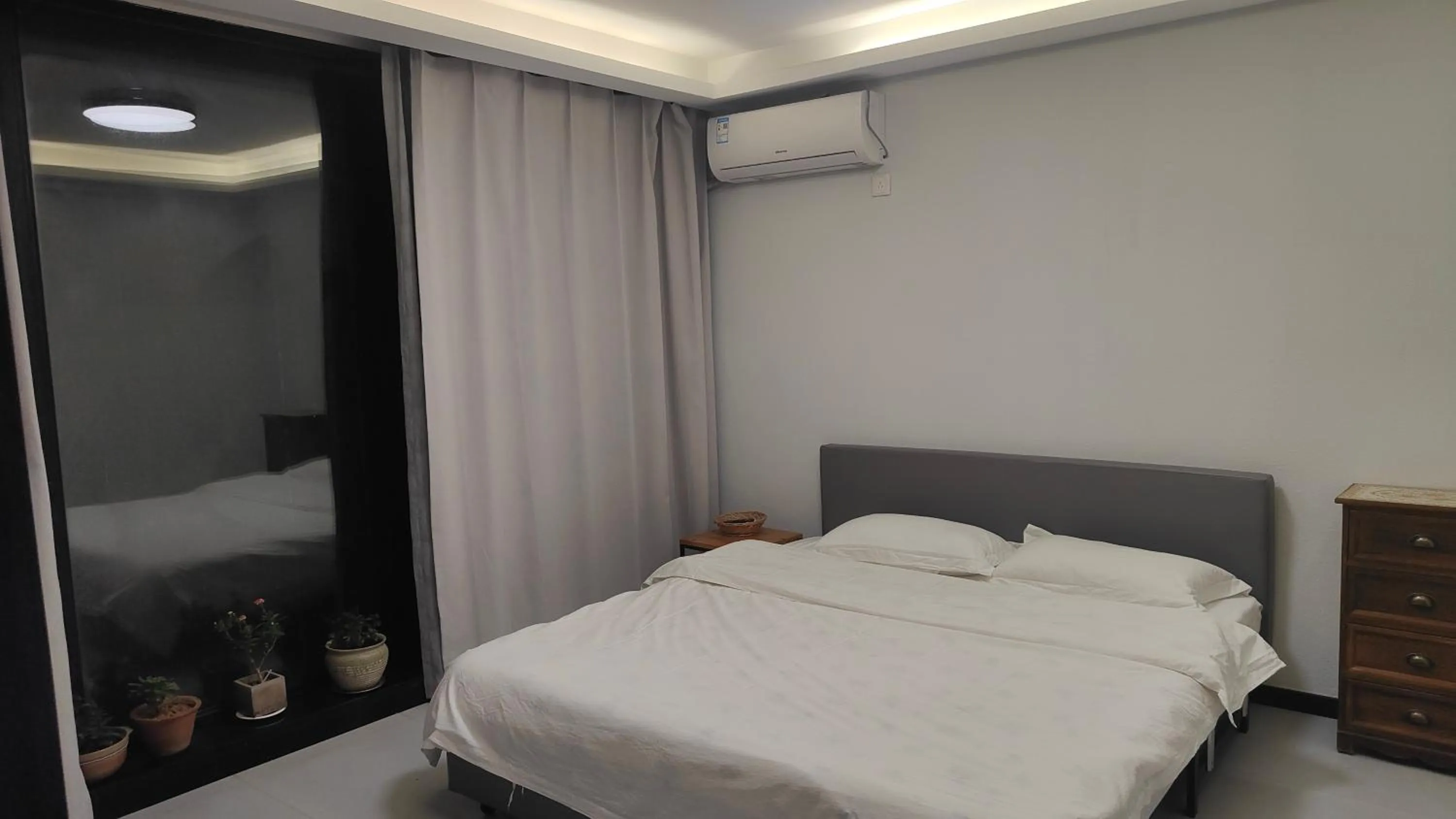 Bed in July Inn Weihai