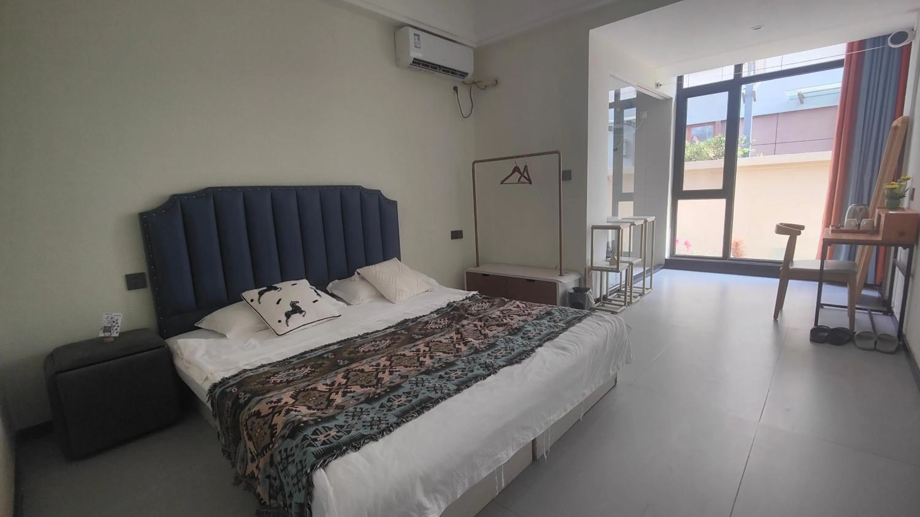 Bed in July Inn Weihai