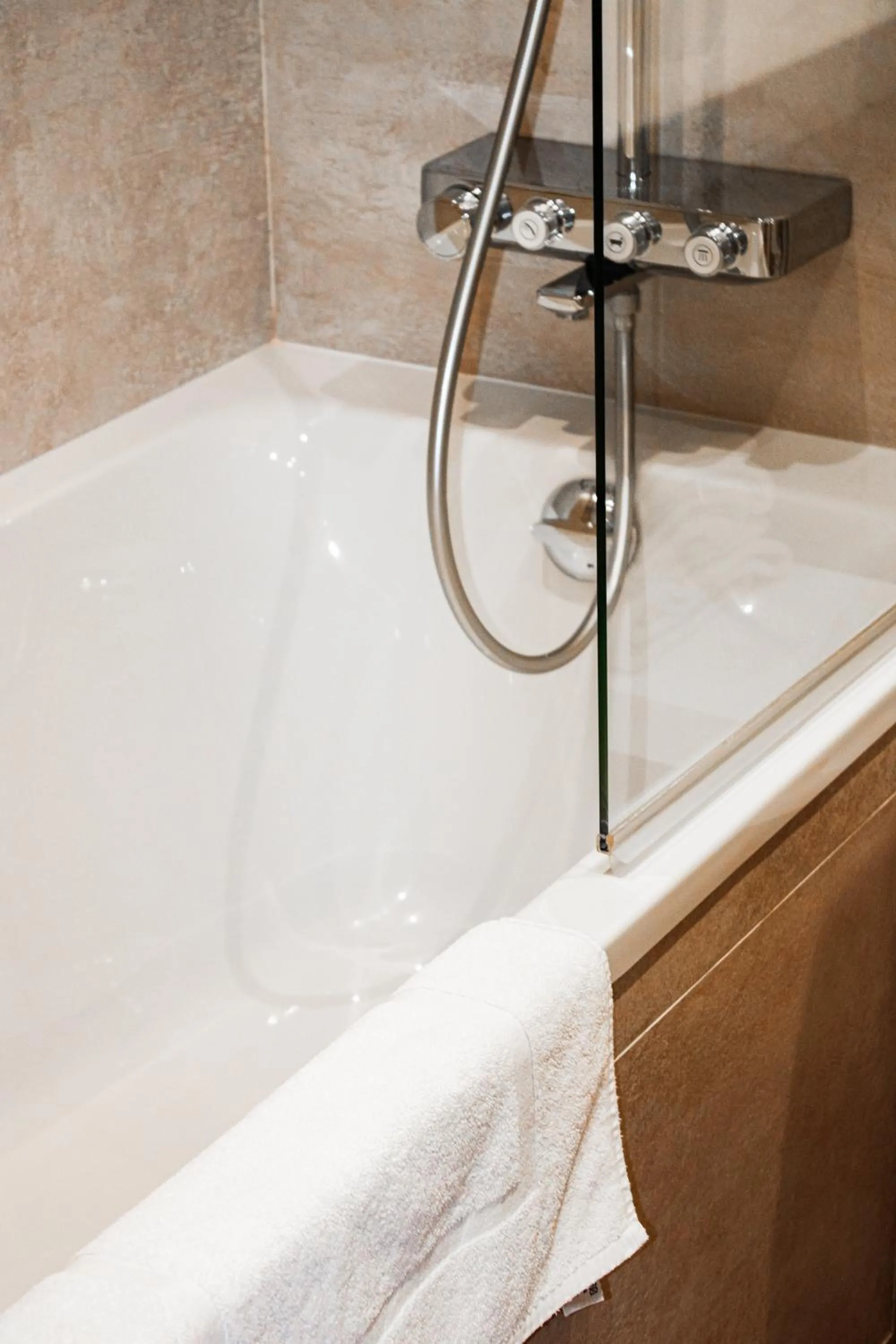 Bath in Hotel La Villa Fleurie