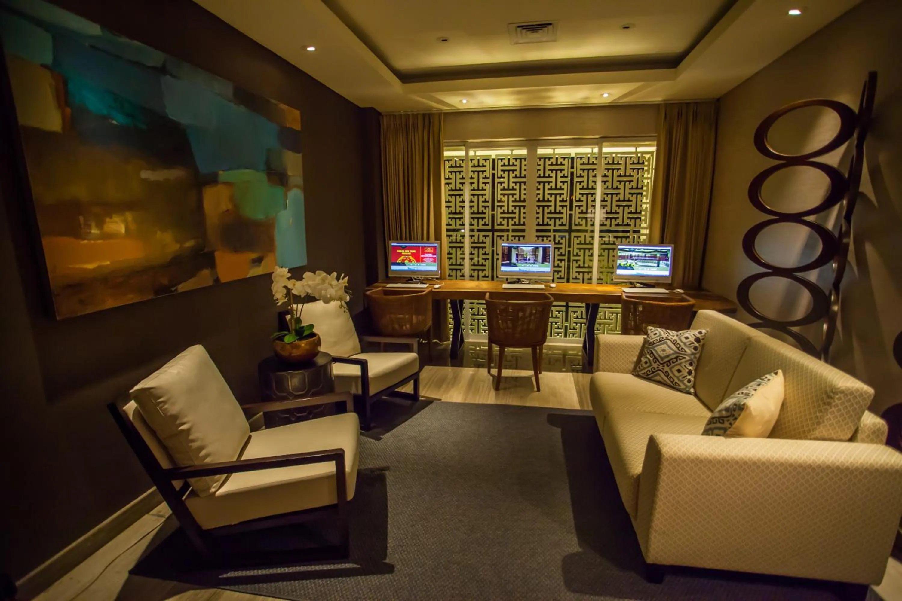 Business facilities in Bali Paragon Resort Hotel