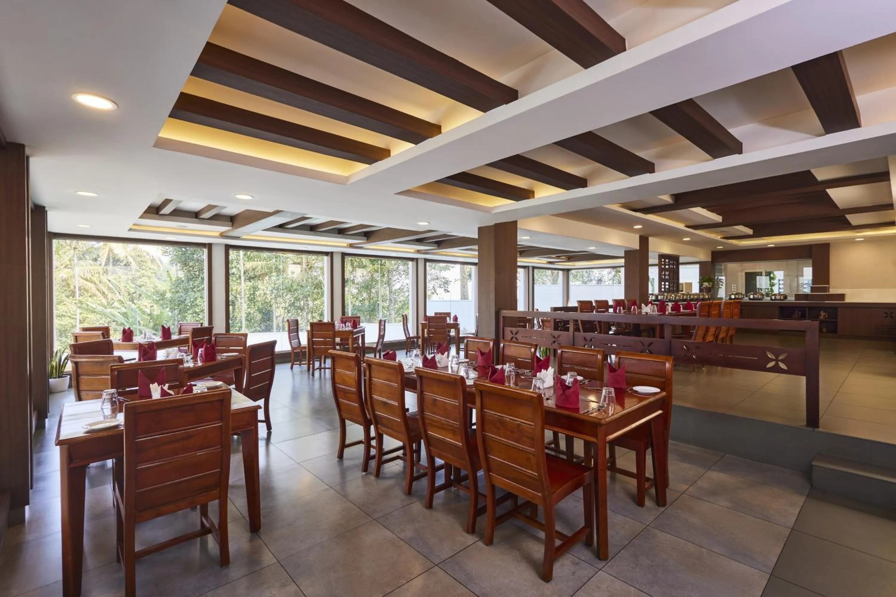 Restaurant/places to eat in Forest Canopy Thekkady
