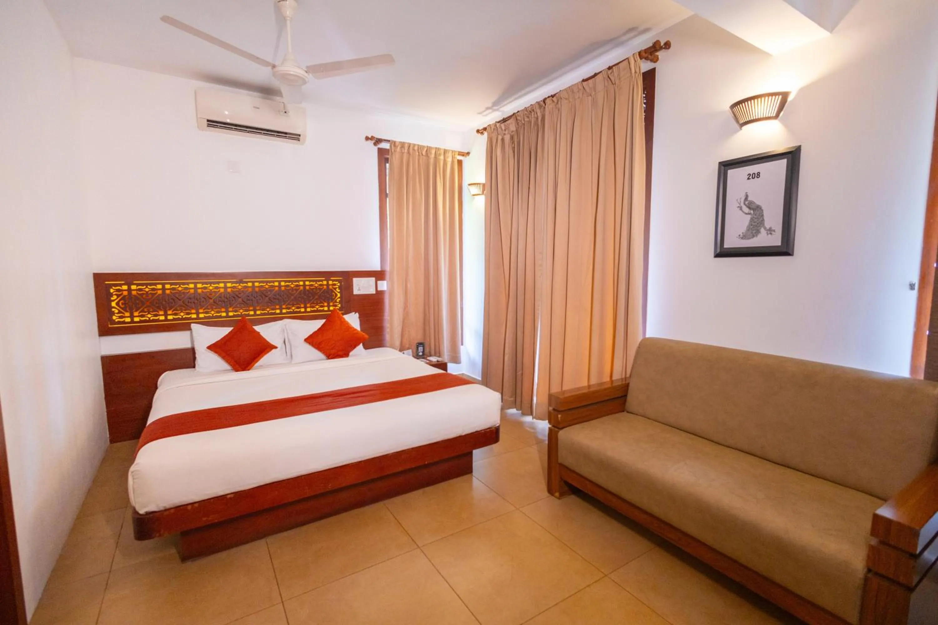 Bed in Forest Canopy Thekkady