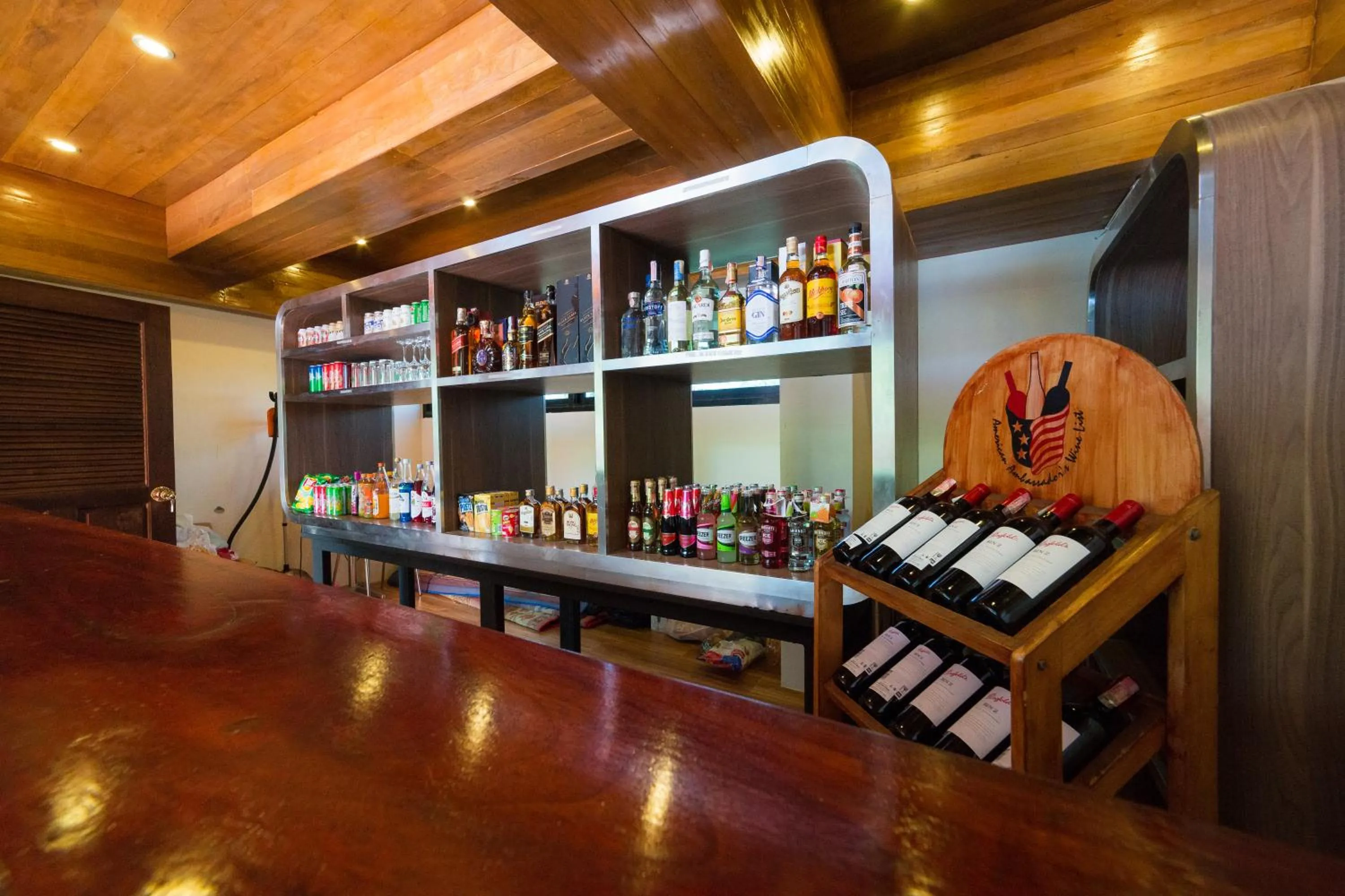 Restaurant/places to eat in Thongtara House Boutique Srinakarin