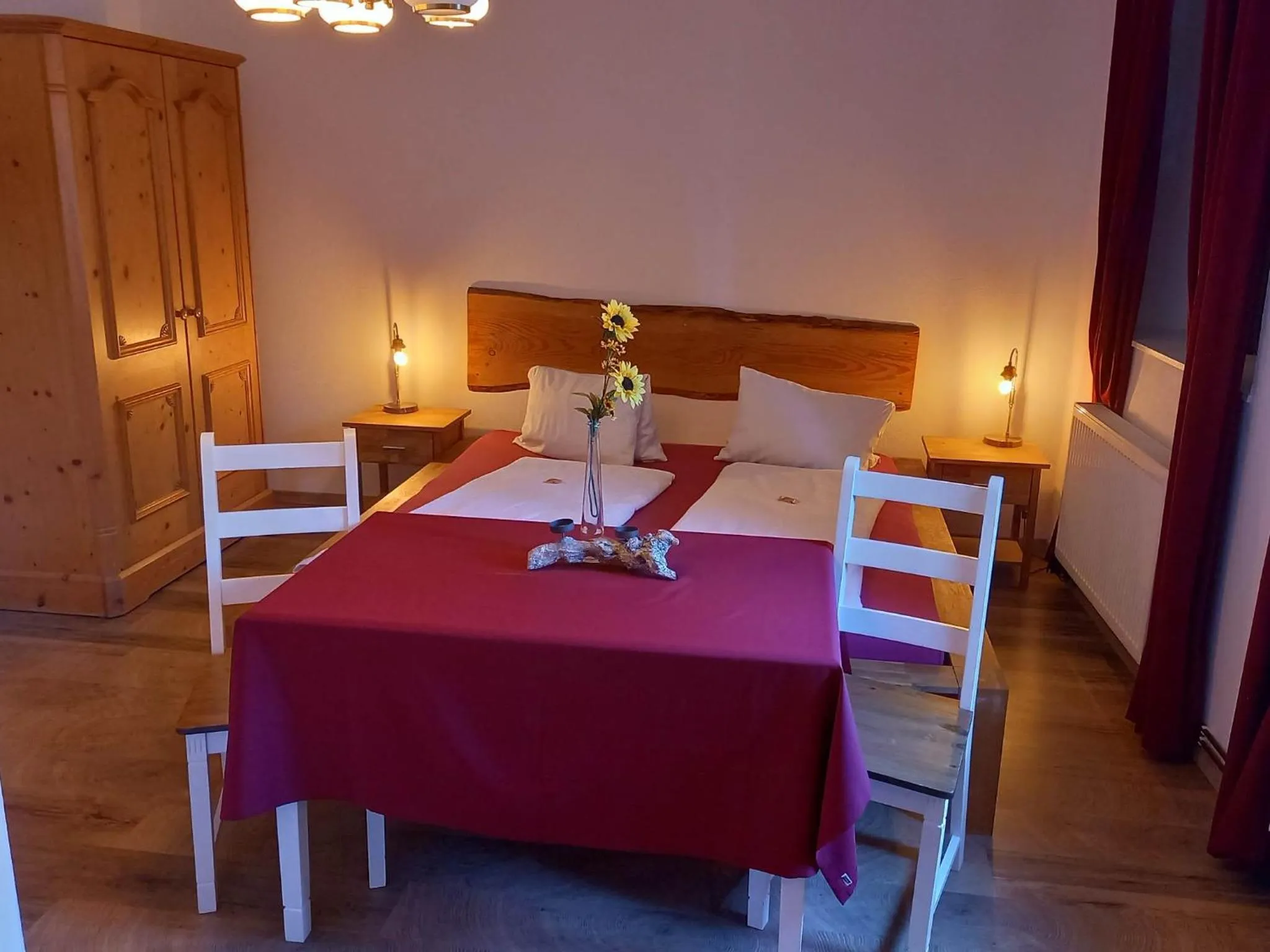 Bed in Gästehaus auf der Kunstmeile