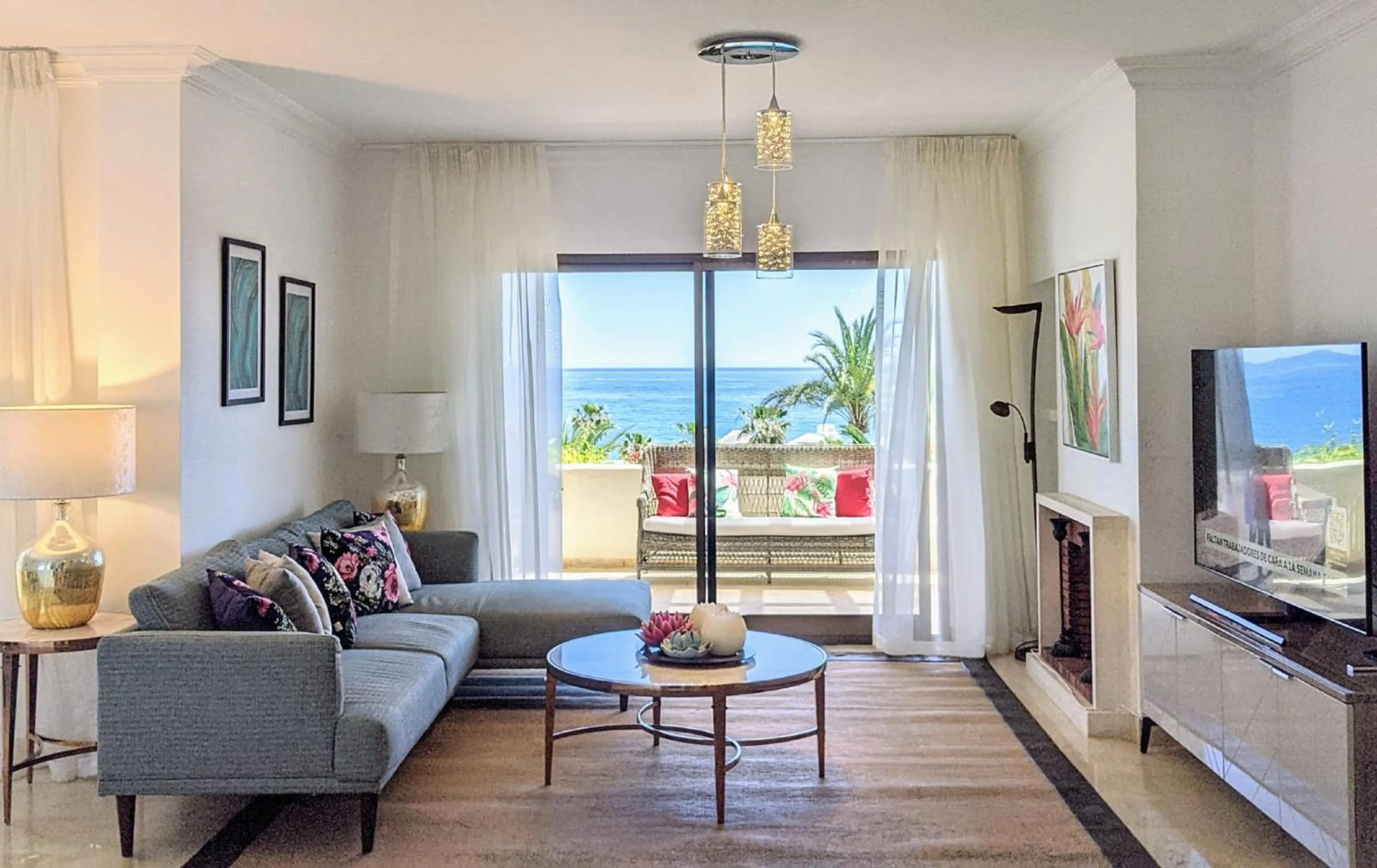 Living room in Coral Beach Aparthotel