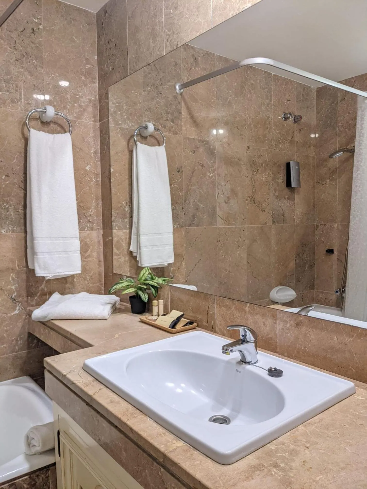 Bathroom in Coral Beach Aparthotel