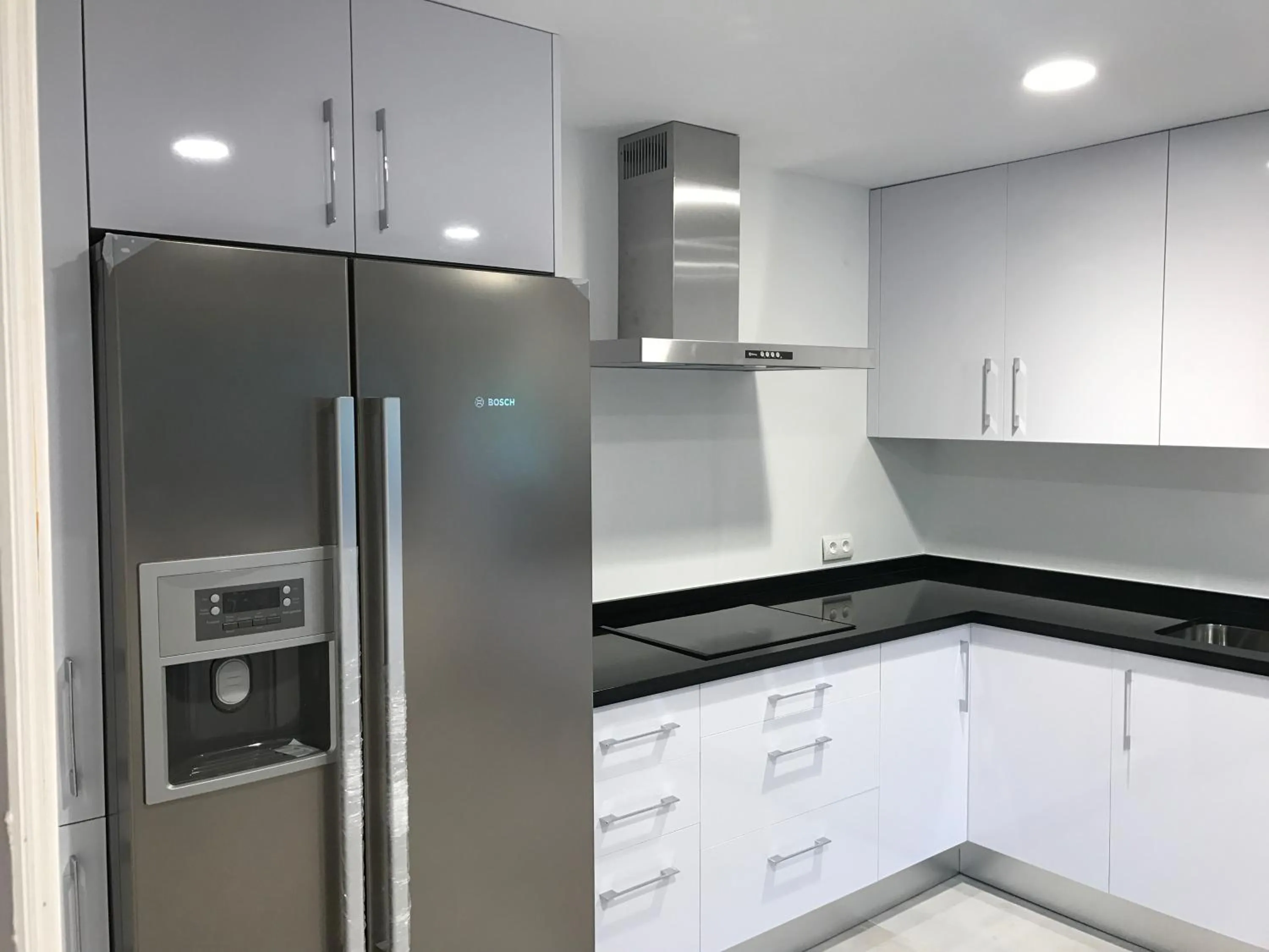 Kitchen or kitchenette in Coral Beach Aparthotel