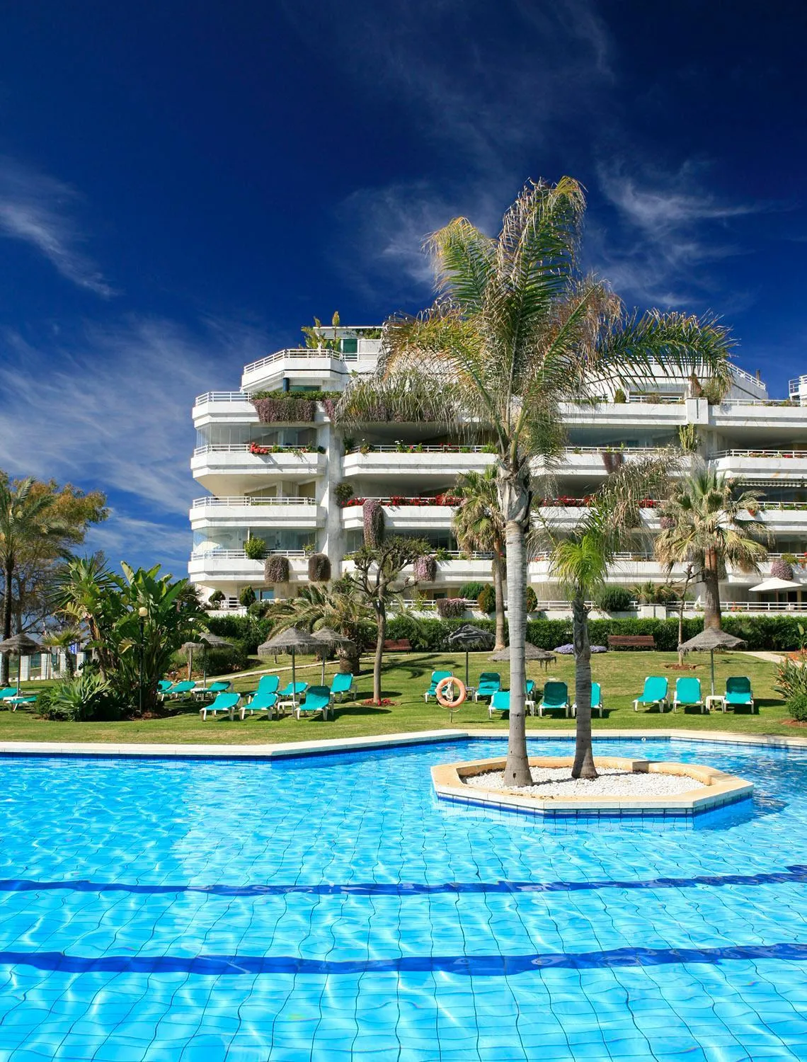 Swimming pool in Coral Beach Aparthotel