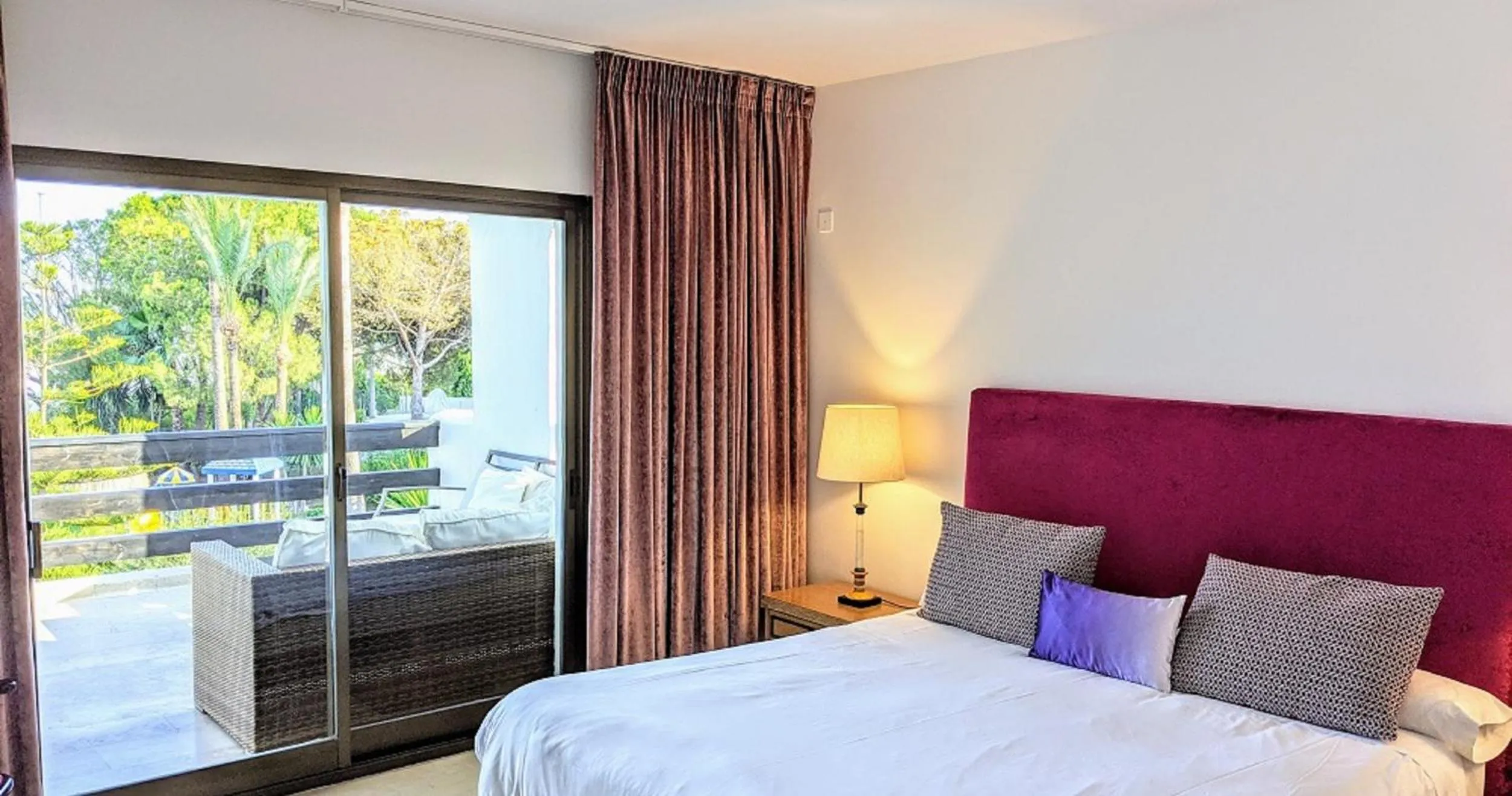 Bedroom, Bed in Coral Beach Aparthotel