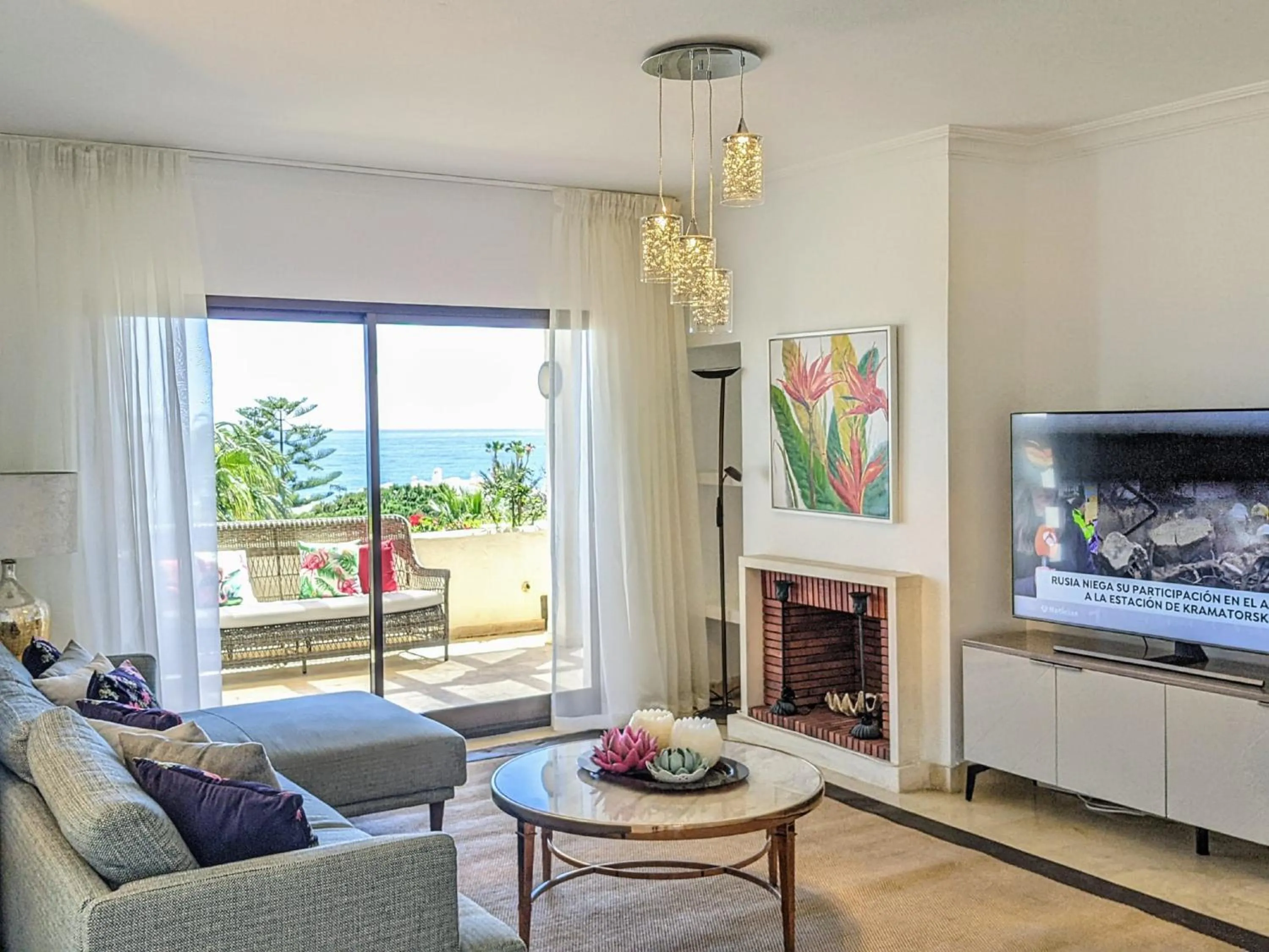 Living room in Coral Beach Aparthotel