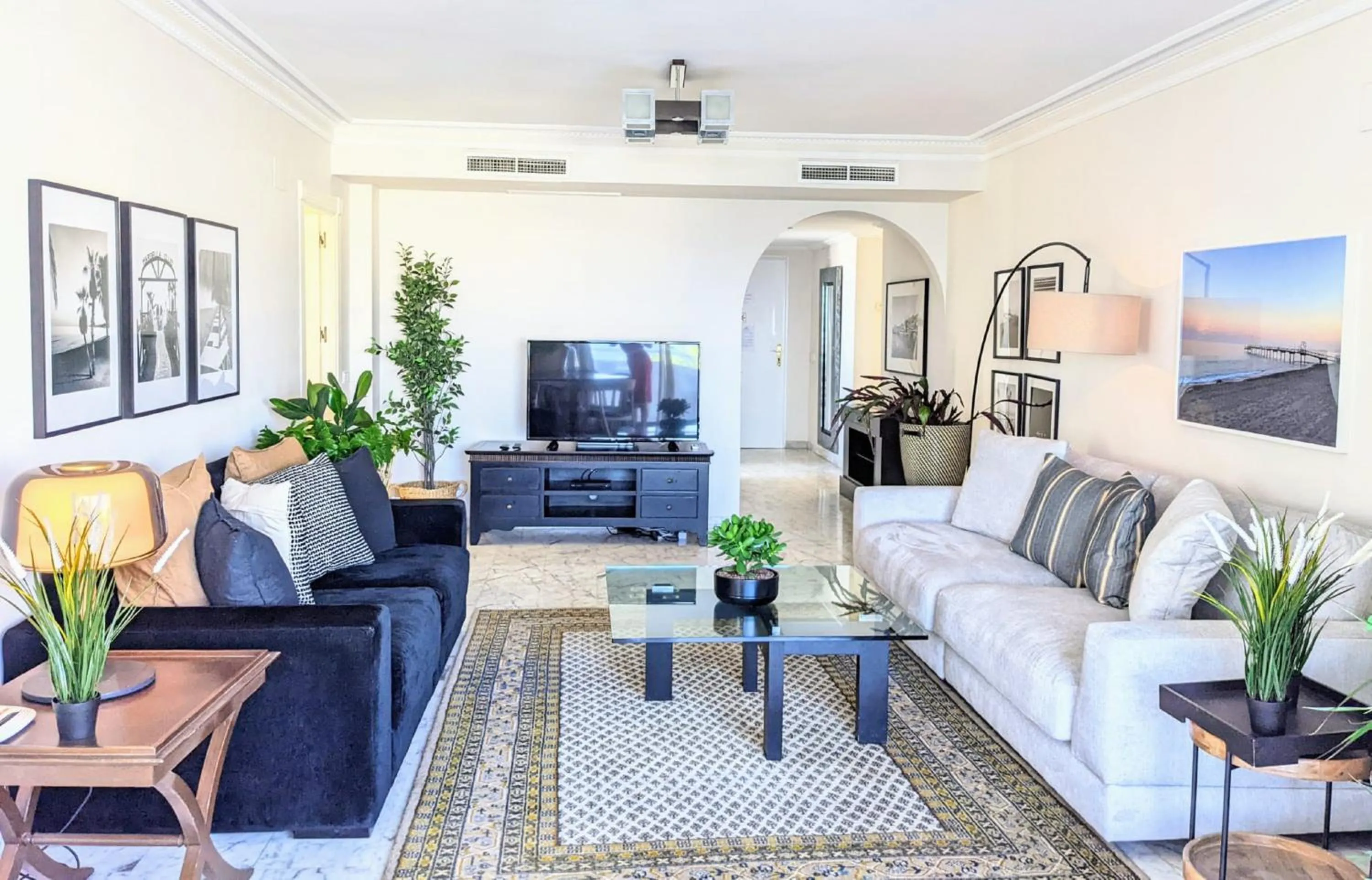 Living room in Coral Beach Aparthotel