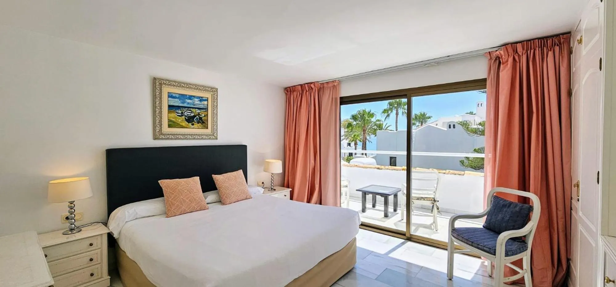 Bedroom, Bed in Coral Beach Aparthotel