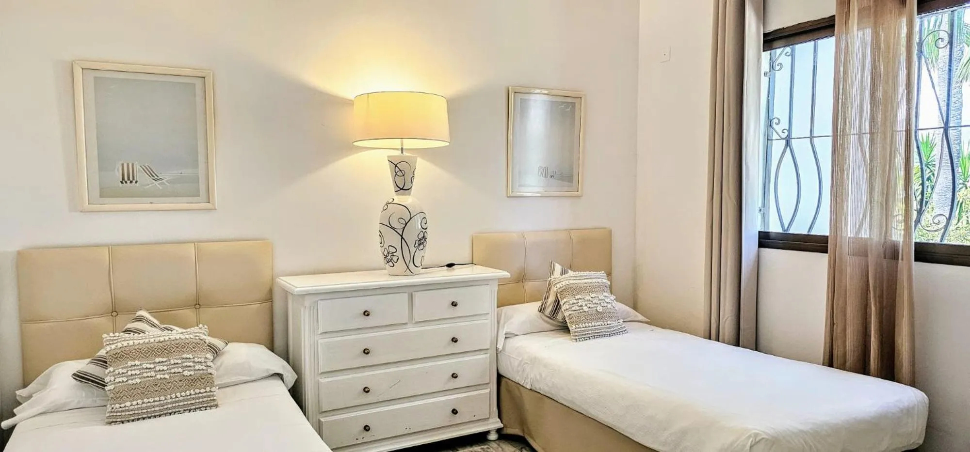 Bedroom, Bed in Coral Beach Aparthotel