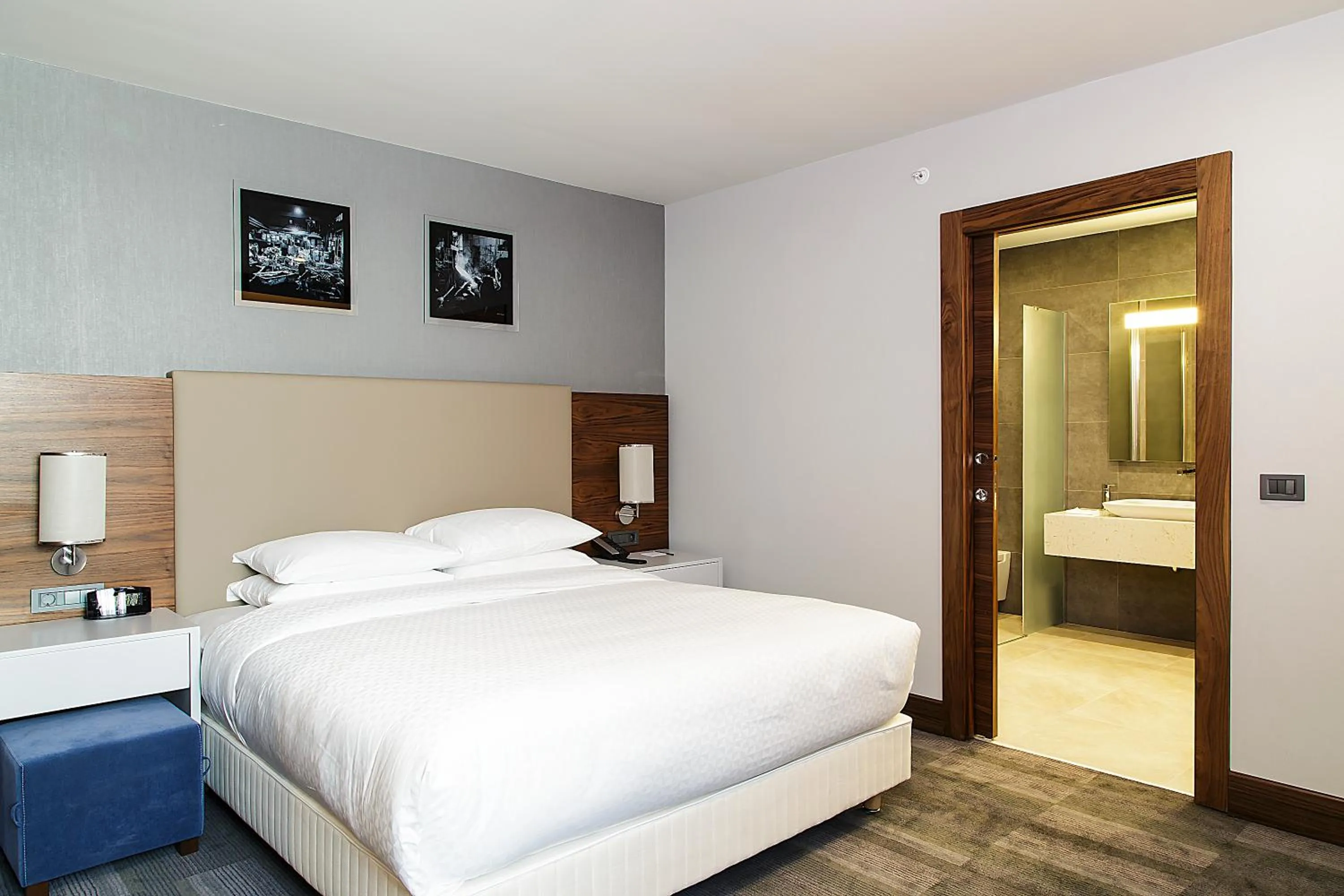 Bedroom, Bed in Bof Hotels Business