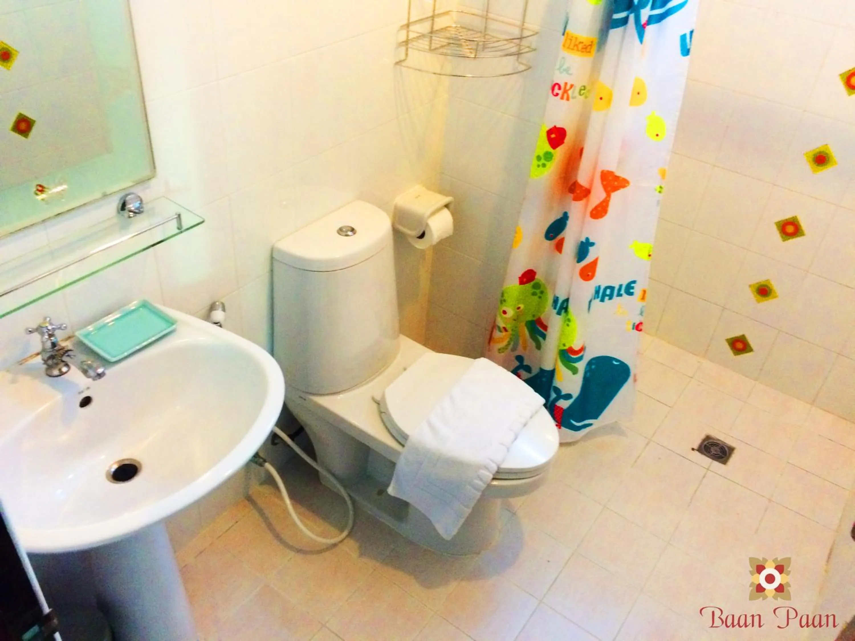 Shower in Baan Paan Hua Hin