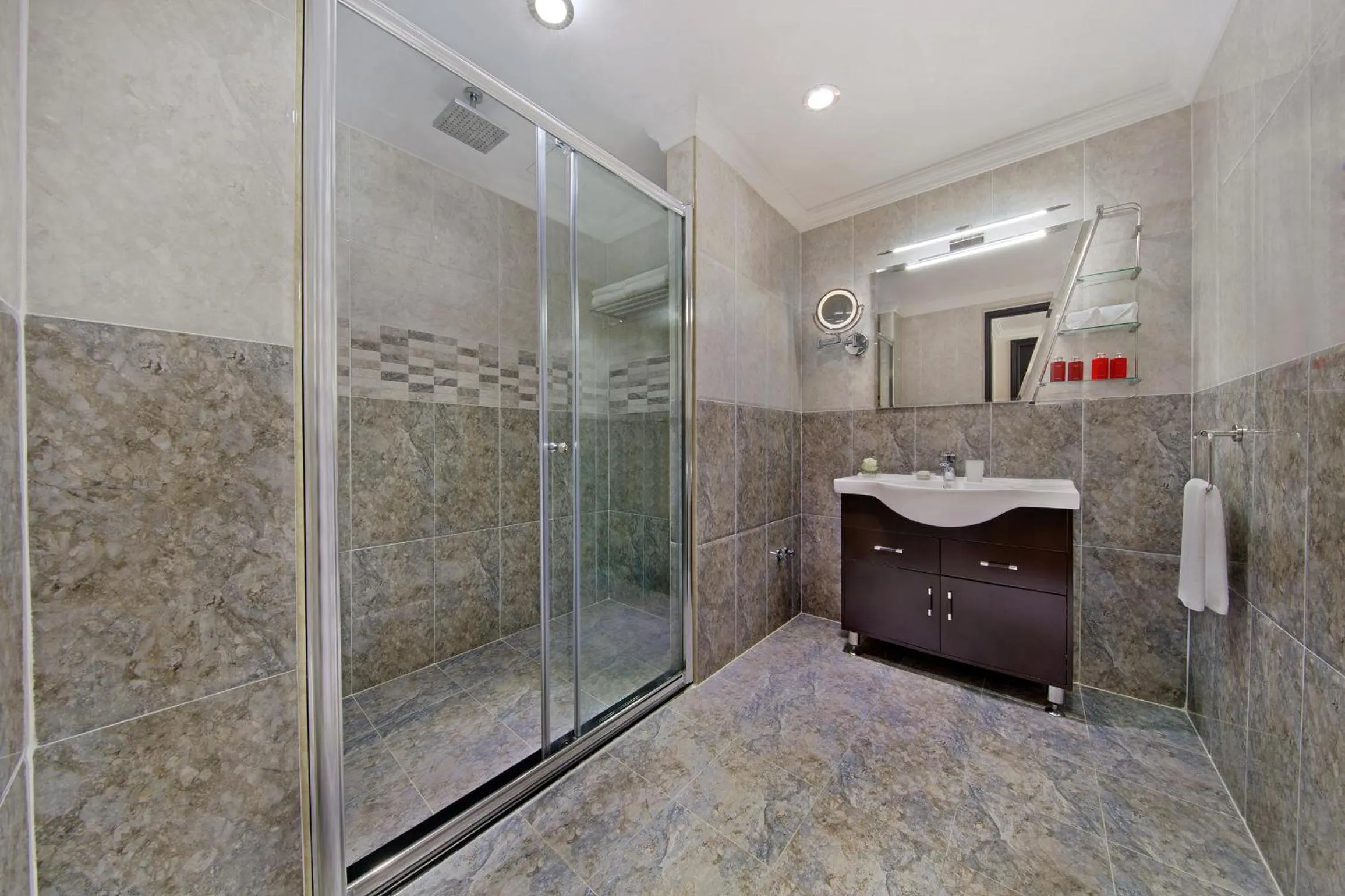 Bathroom in Ezdan Residence