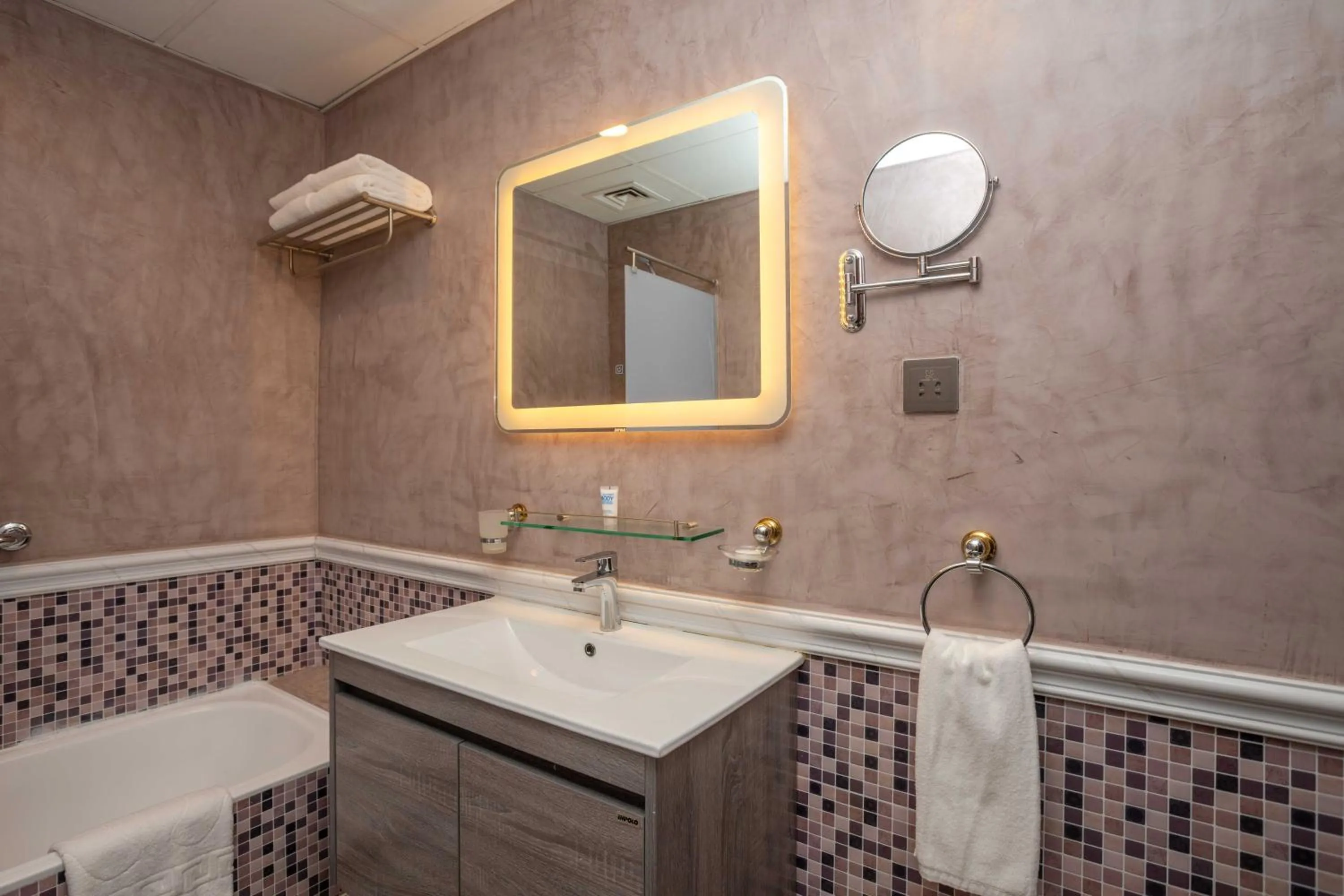 Bathroom in Ezdan Residence