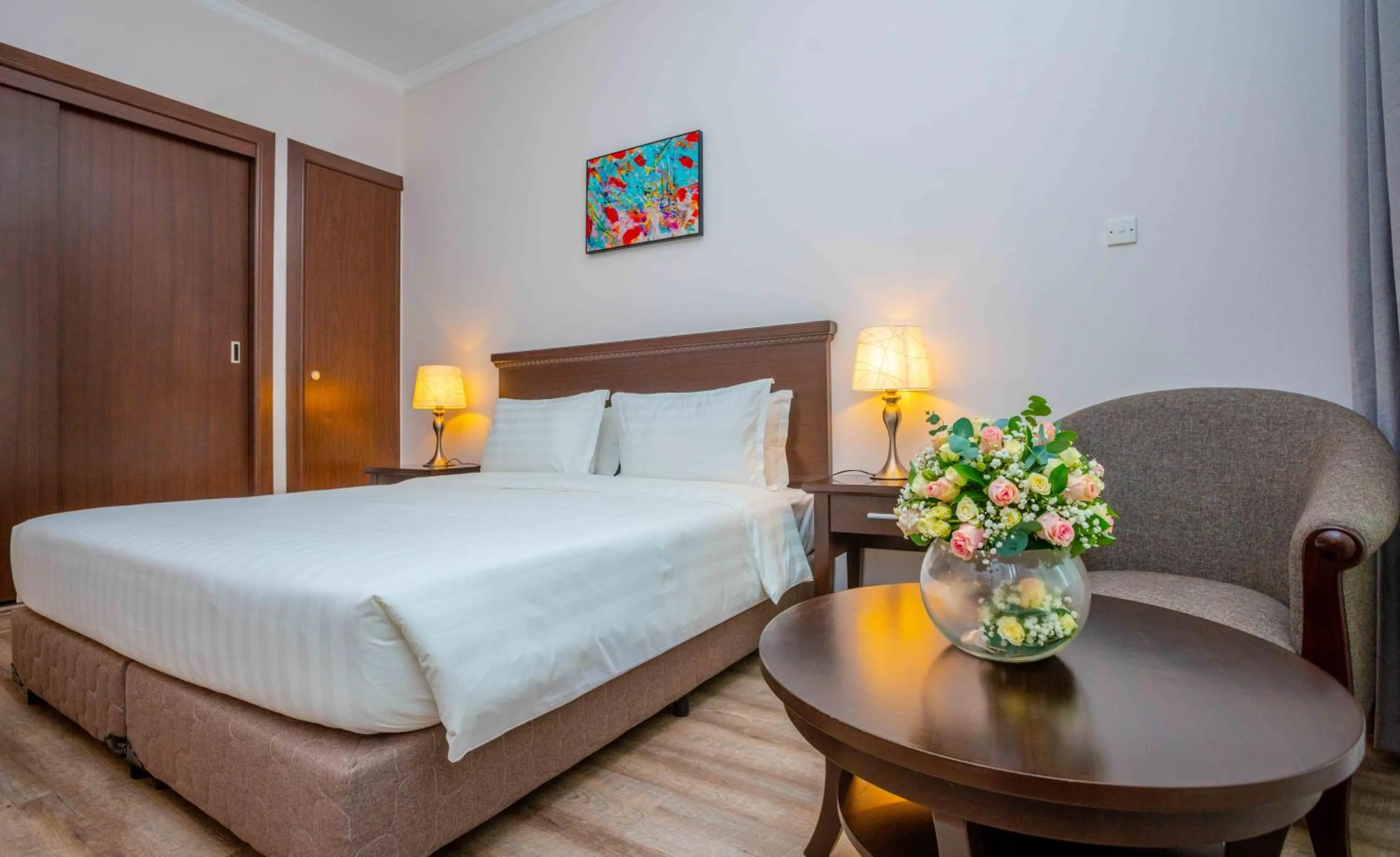 Bedroom, Bed in Ezdan Residence