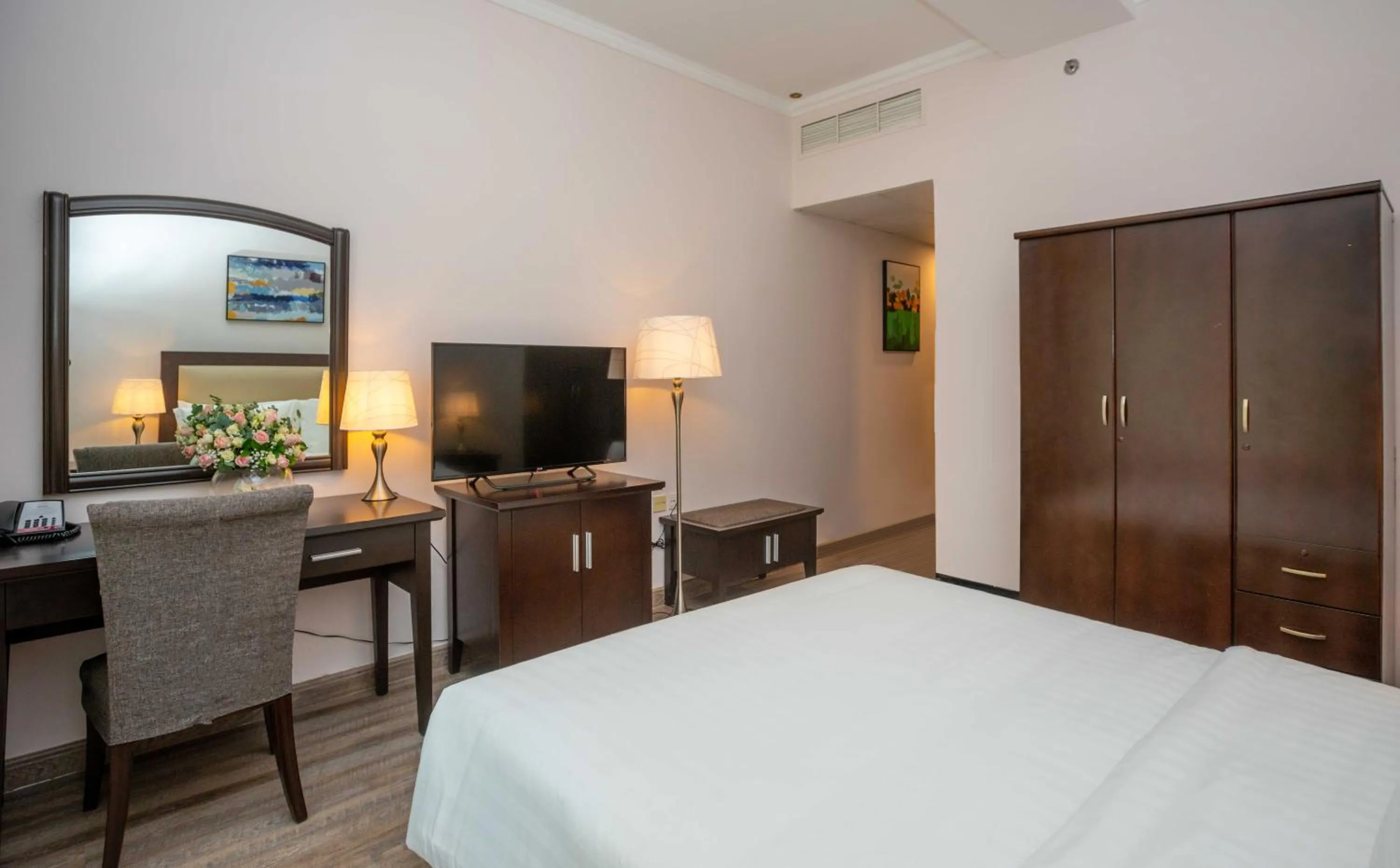 TV and multimedia, Bed in Ezdan Residence