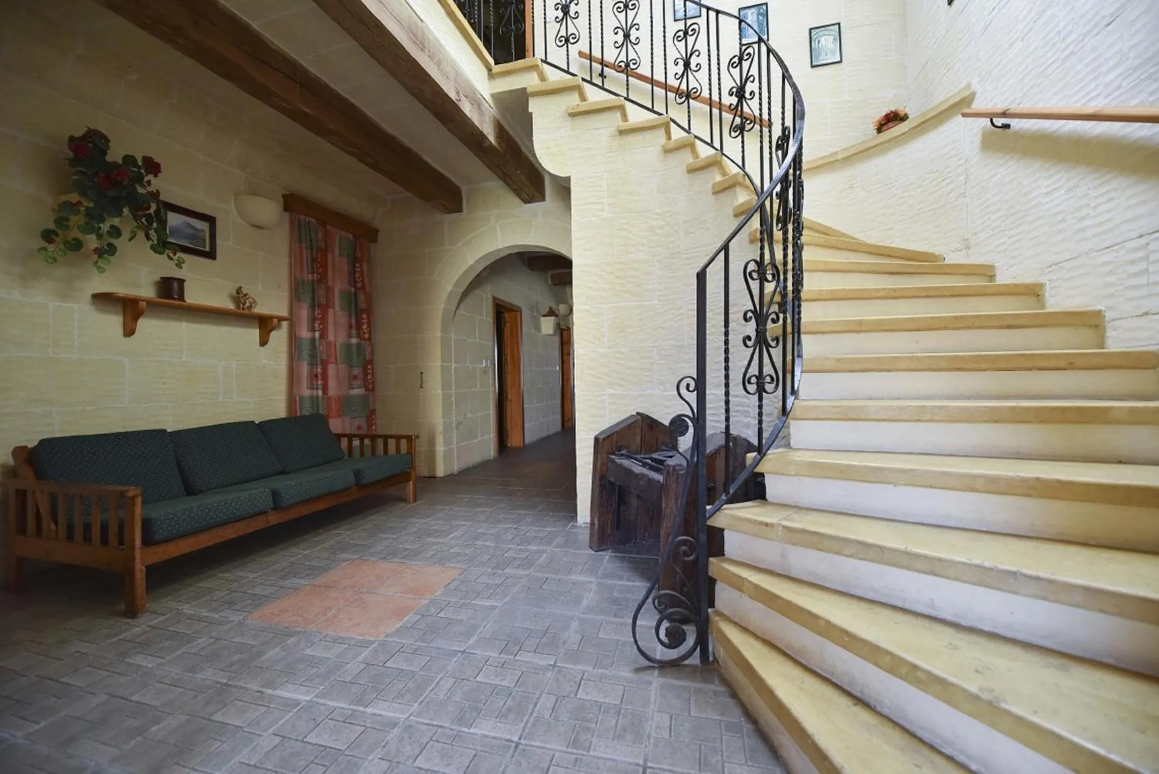Lobby or reception in Ta' Karkar Villa Bed and Breakfast