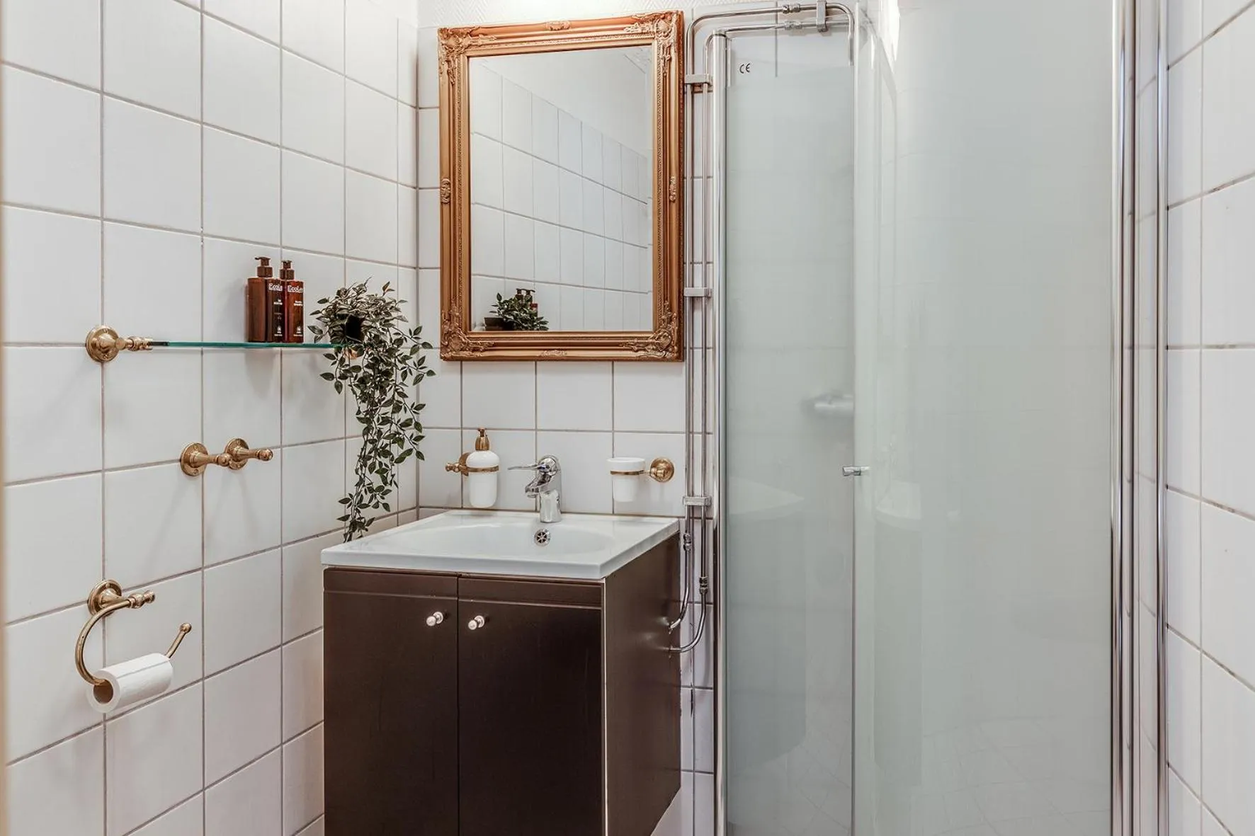 Bathroom in Cameo Boutique Hotell