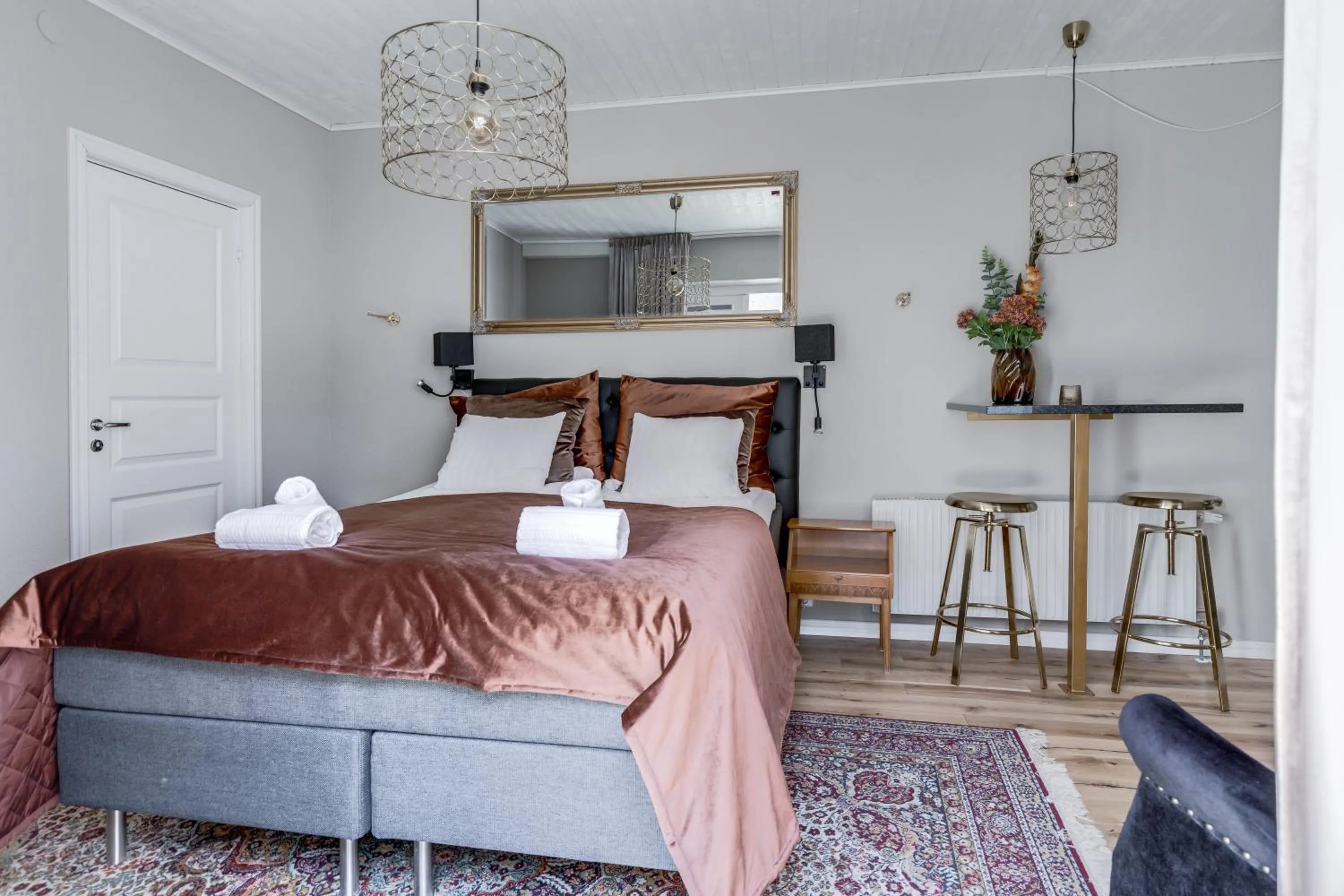 Property building, Bed in Cameo Boutique Hotell