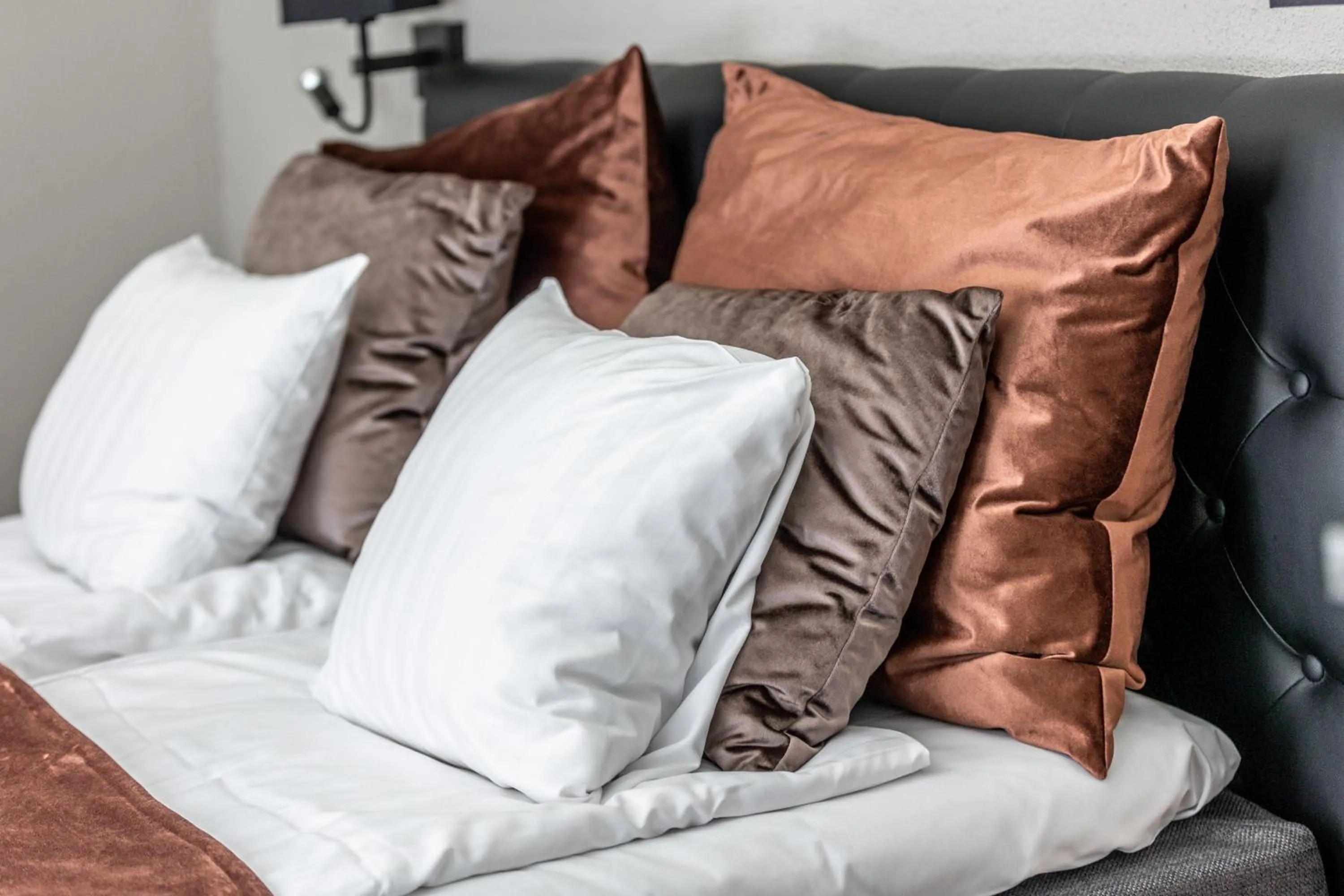 Property building, Bed in Cameo Boutique Hotell