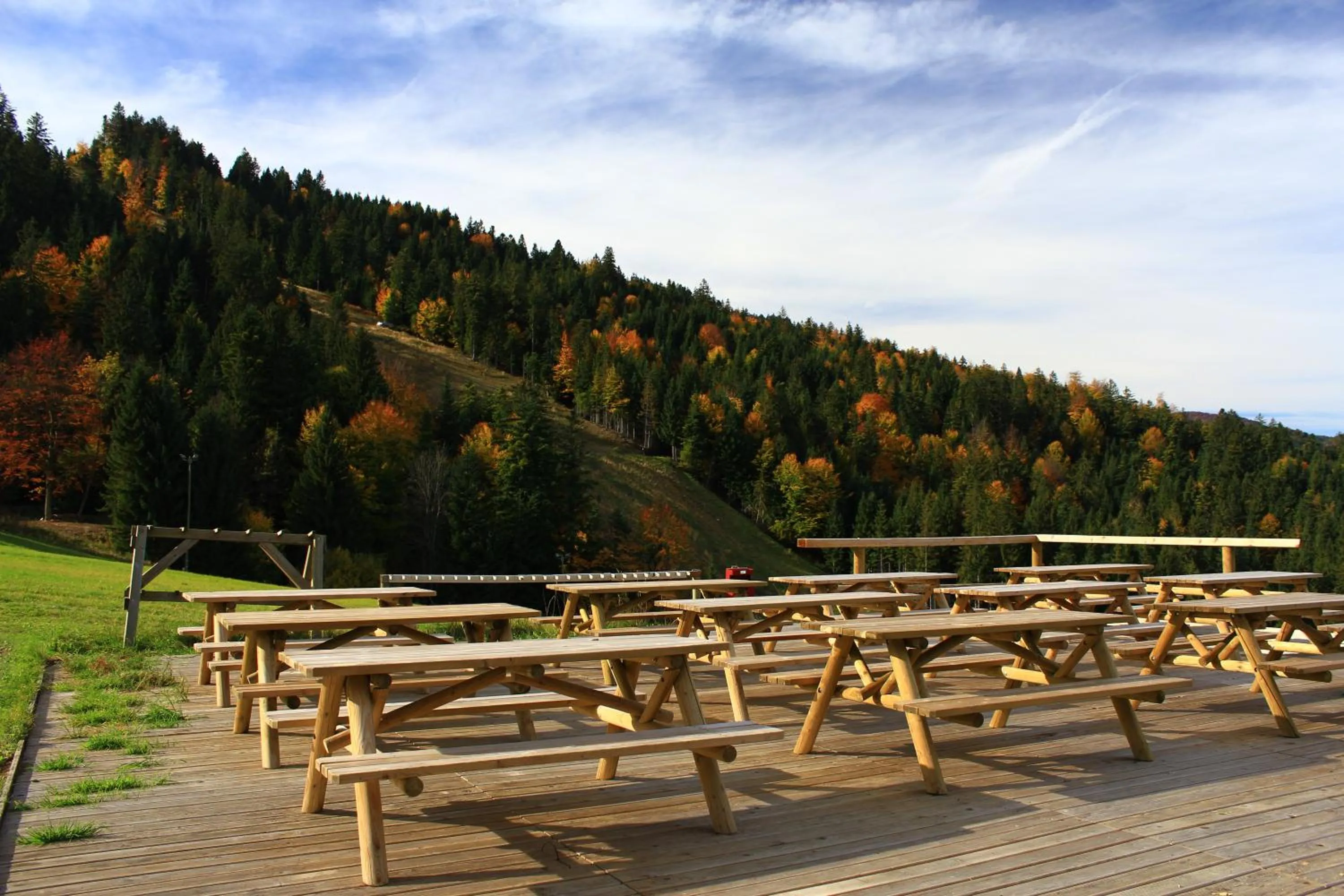 Natural landscape in Apartmaji Sitar