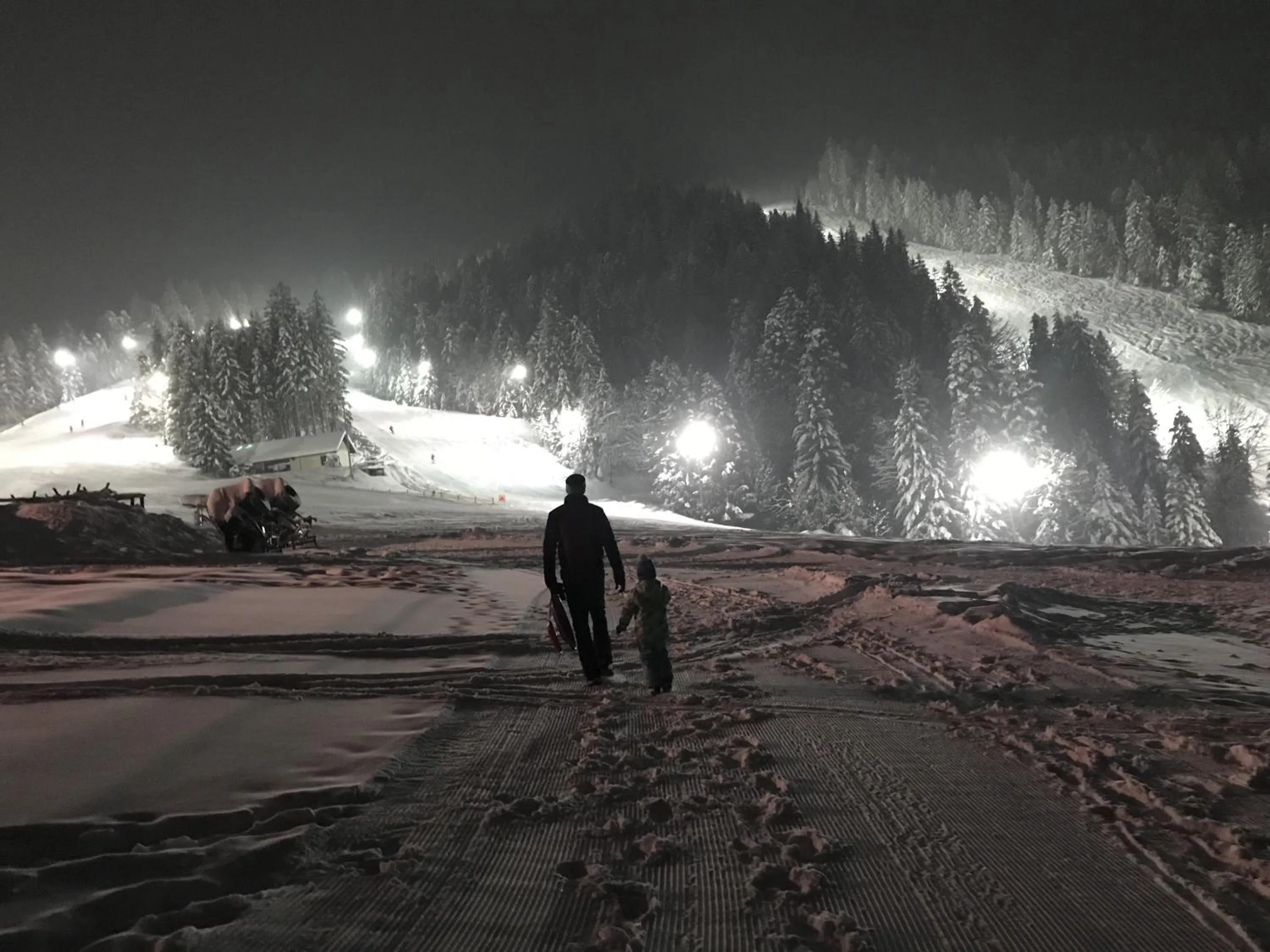 Night in Apartmaji Sitar